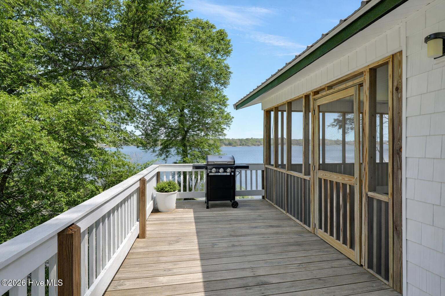 100566573 | Photo 19