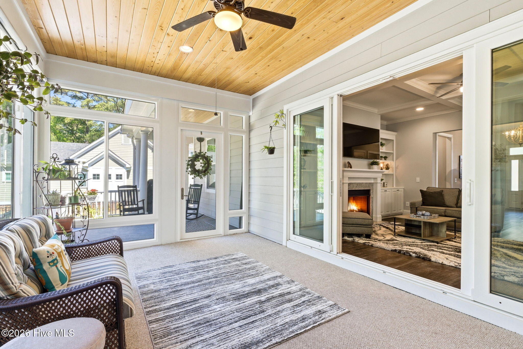 100566822 | Photo 23