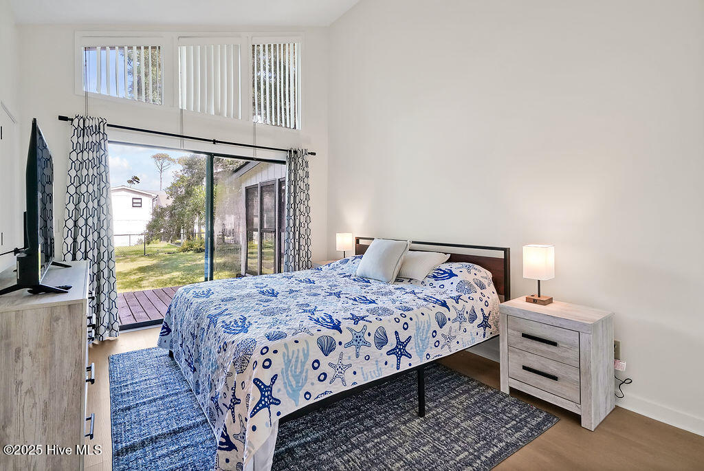 100570405 | Photo 14