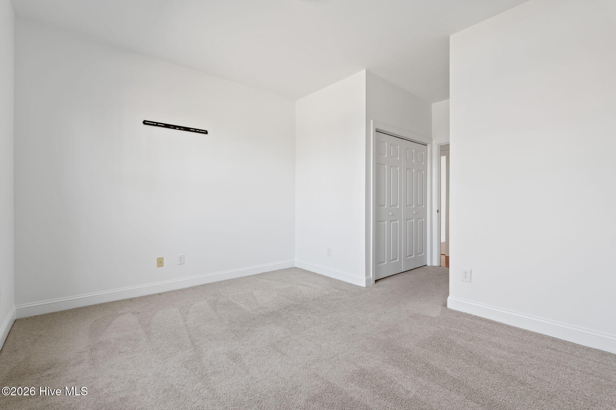 100562365 | Photo 18