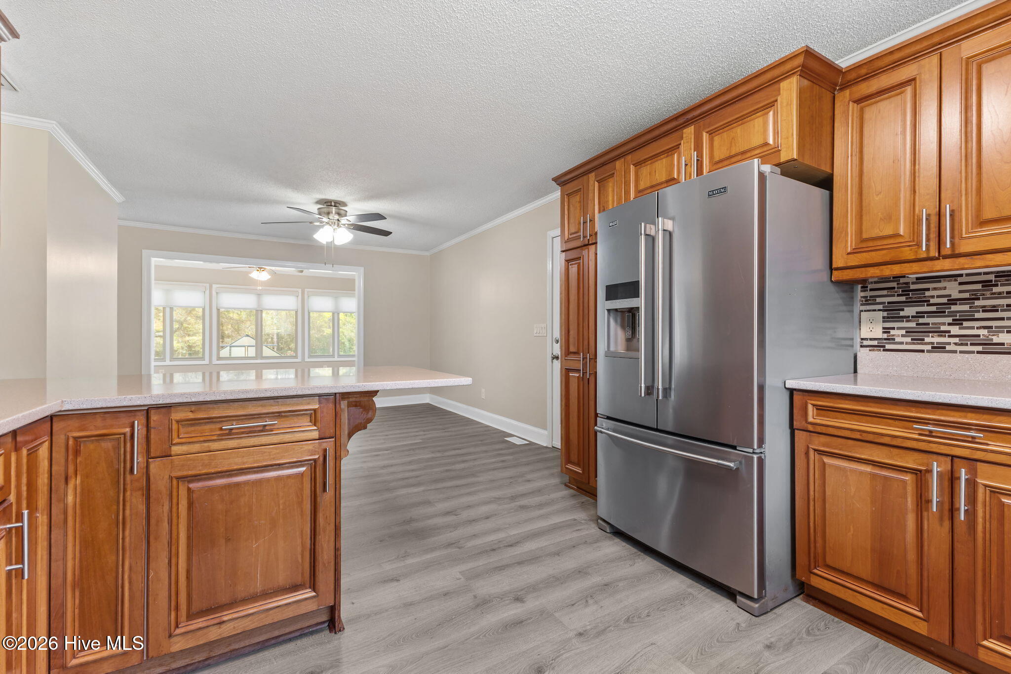 100566474 | Photo 43