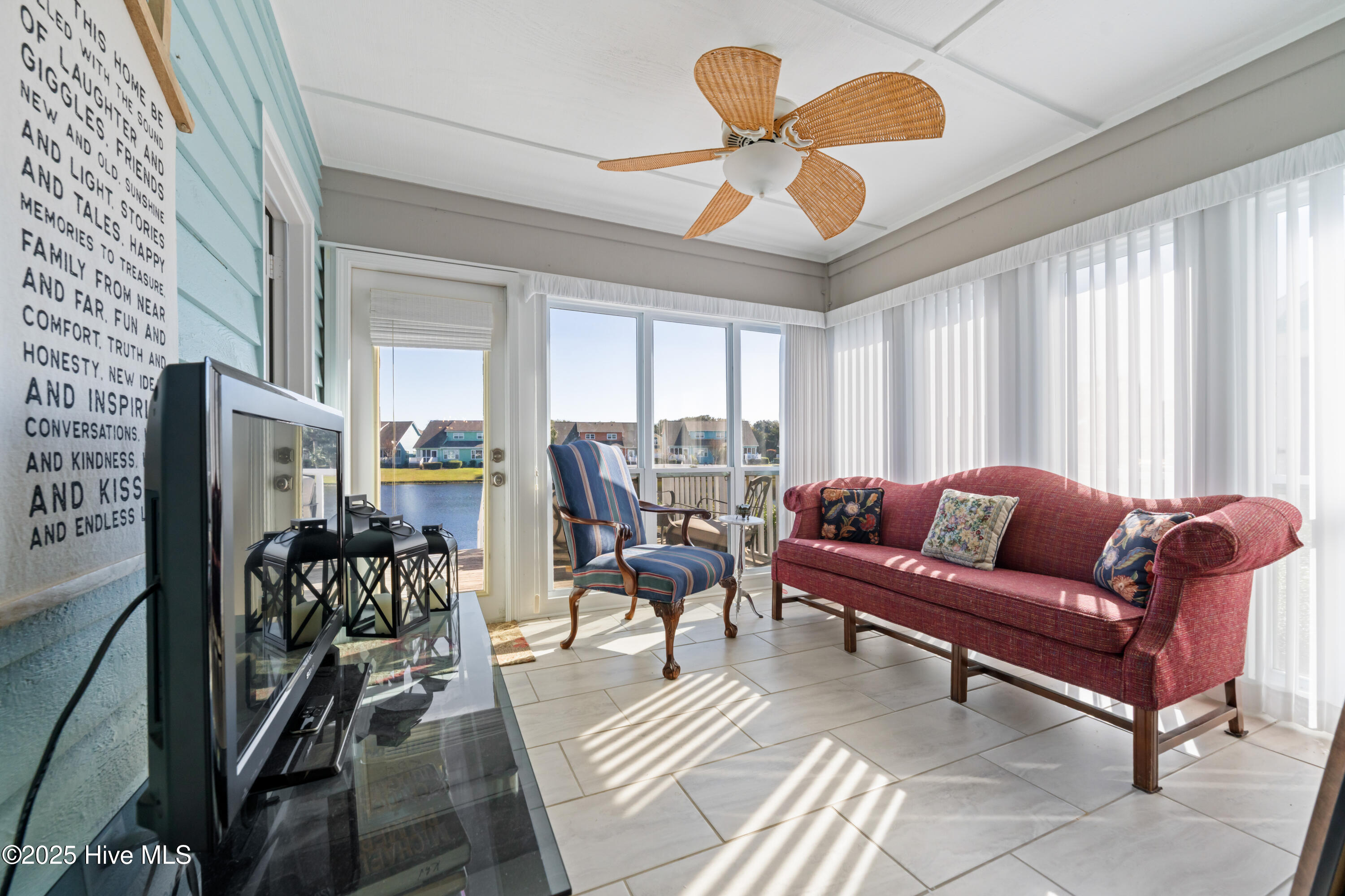 100543099 | Photo 24