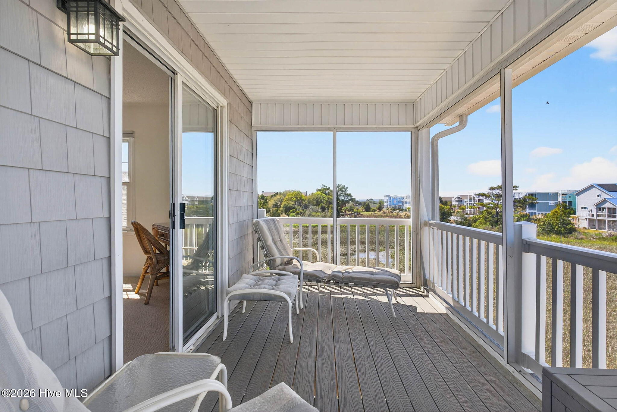 100564703 | Photo 30