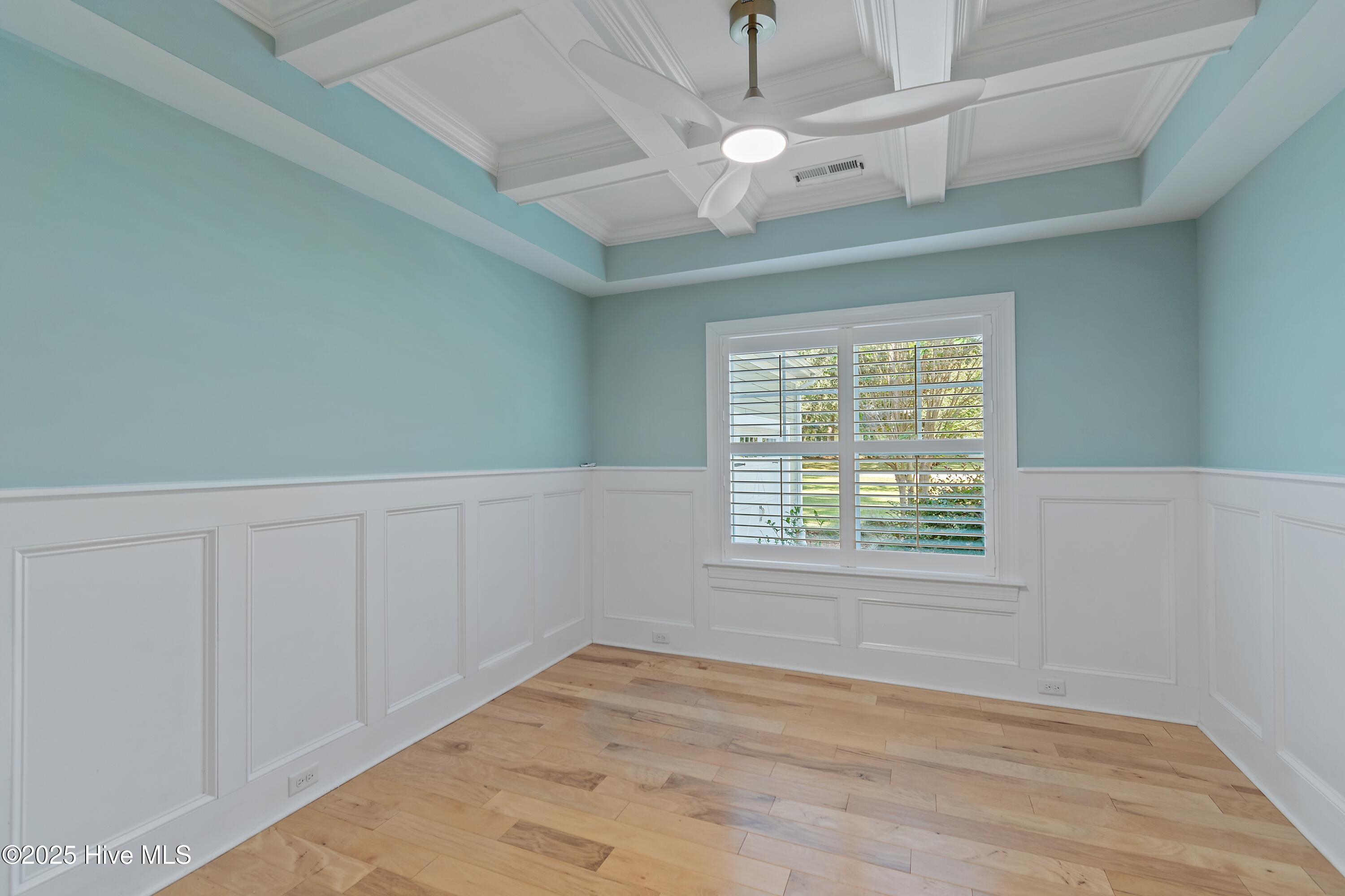 100534757 | Photo 16