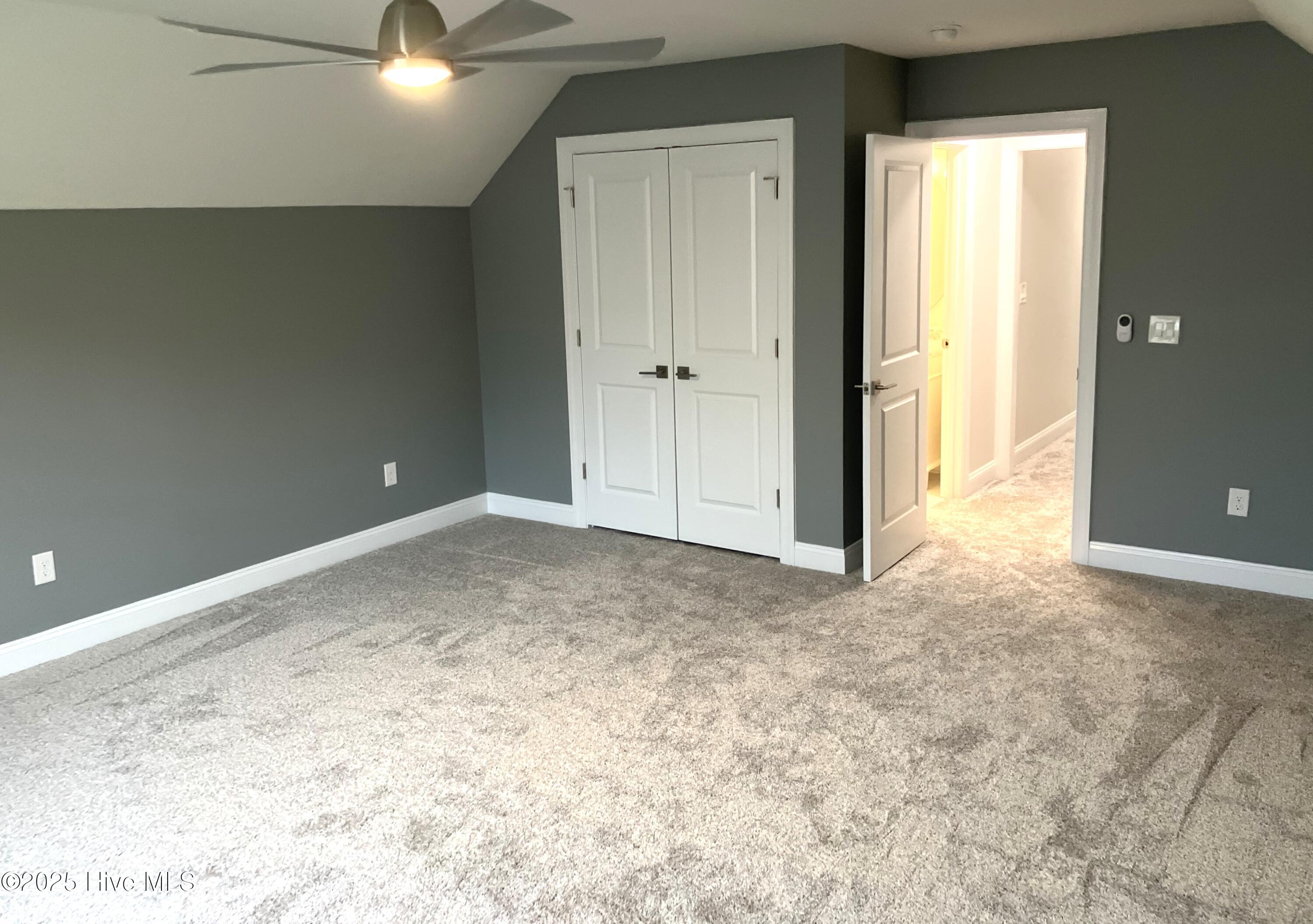 100514159 | Photo 44