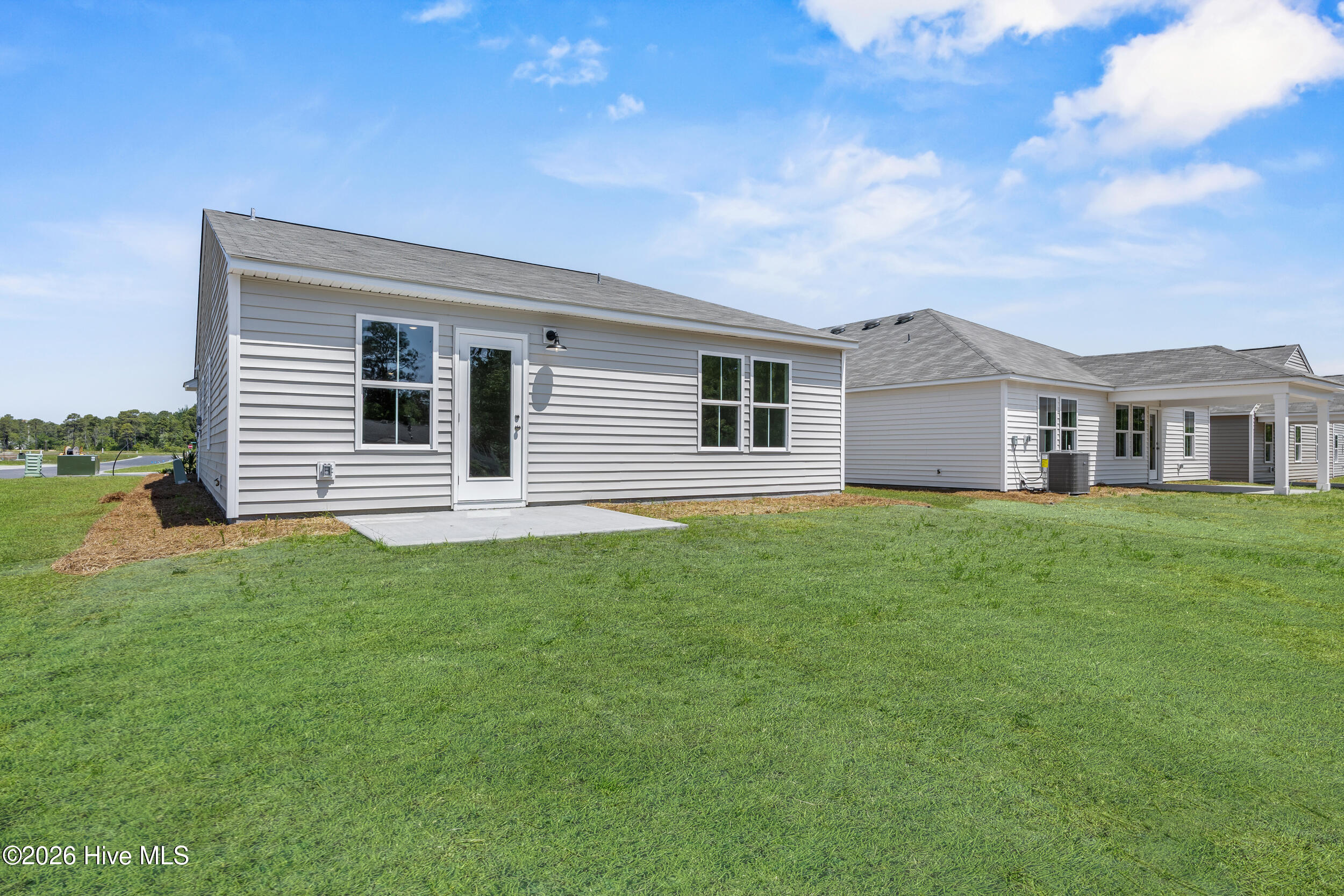 100570038 | Photo 19