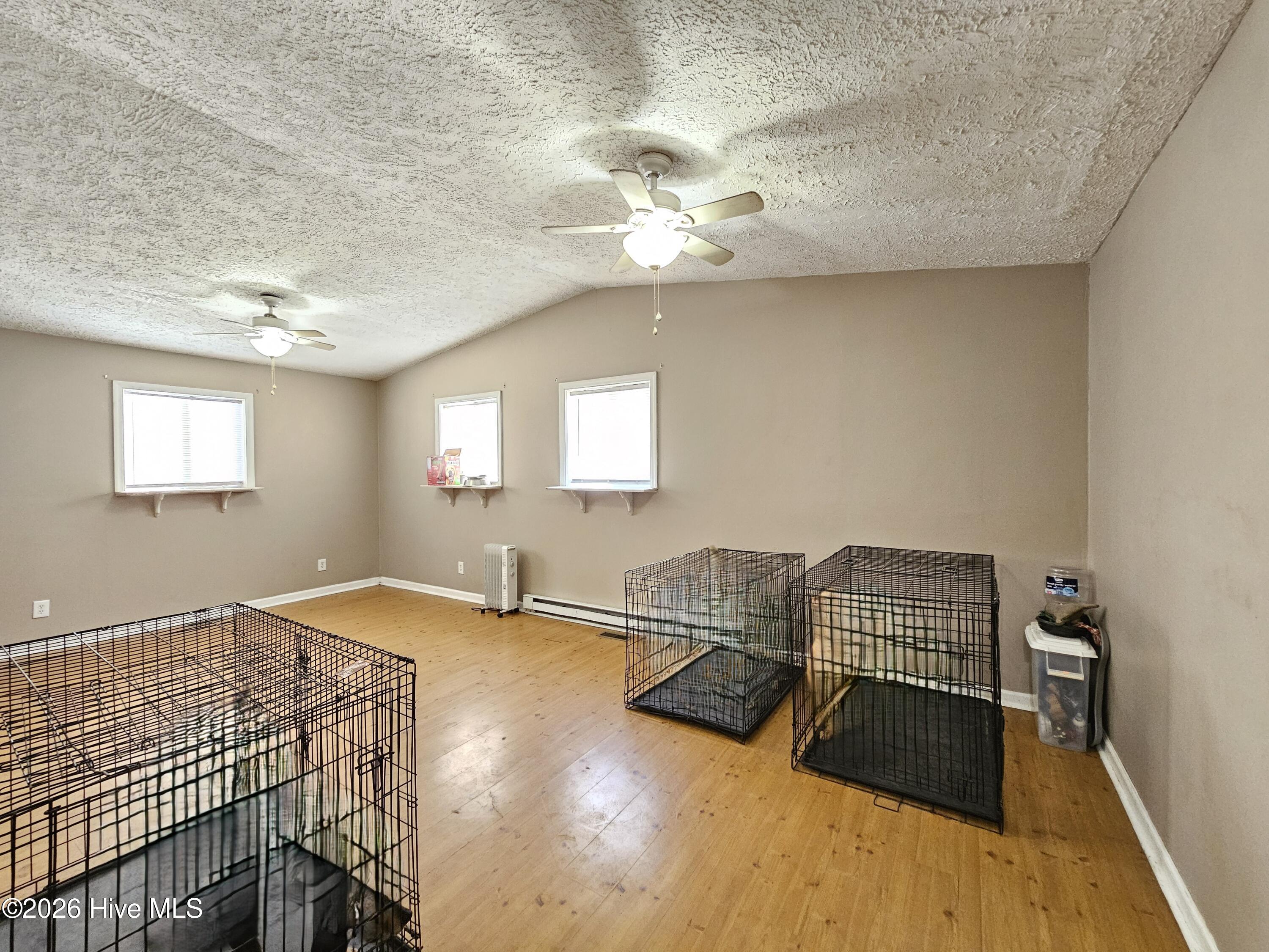 100561319 | Photo 44