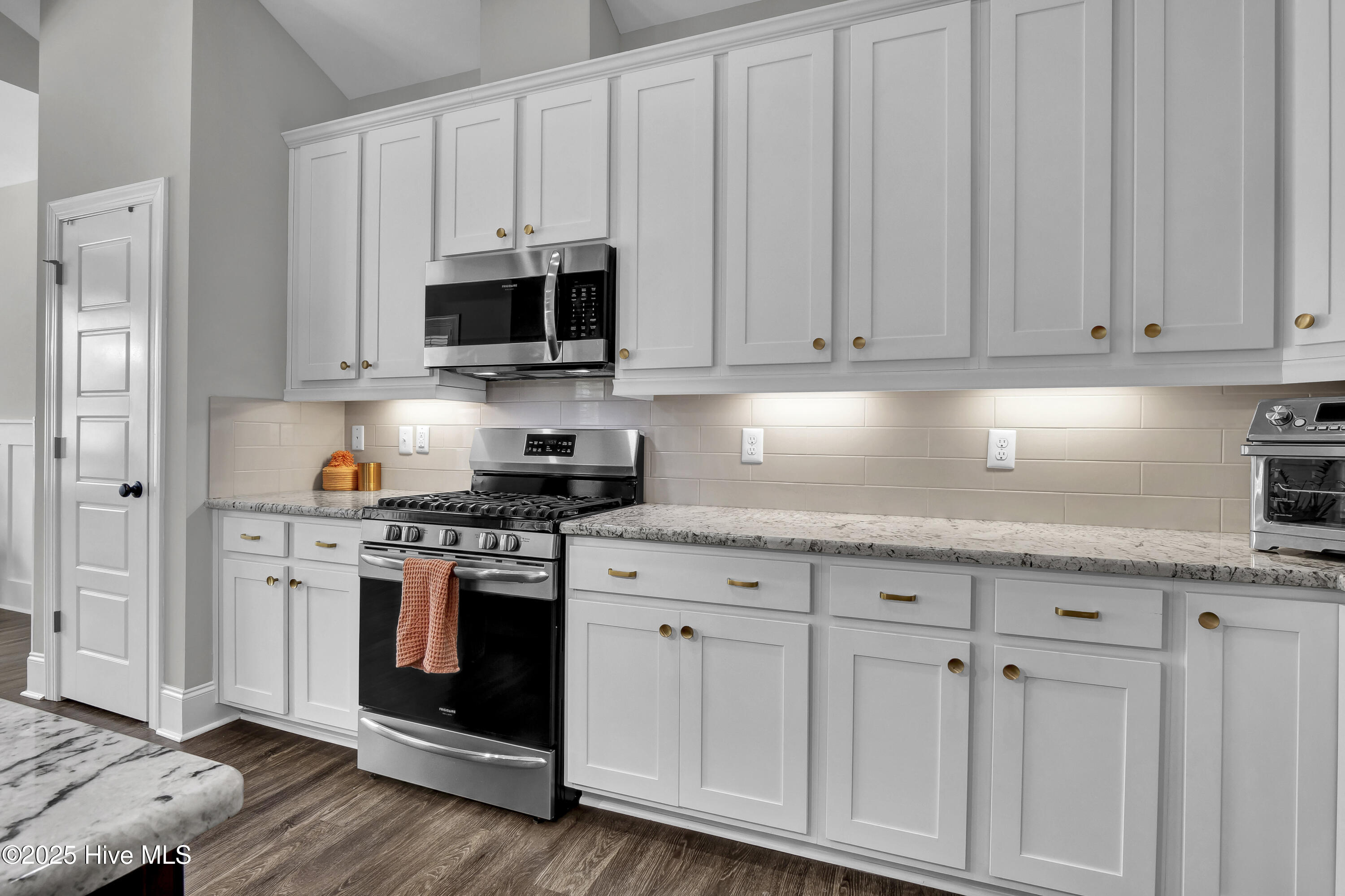 444 Yucca Lane, Wilmington, NC 28412 – photo 16: Lots of Cabinets