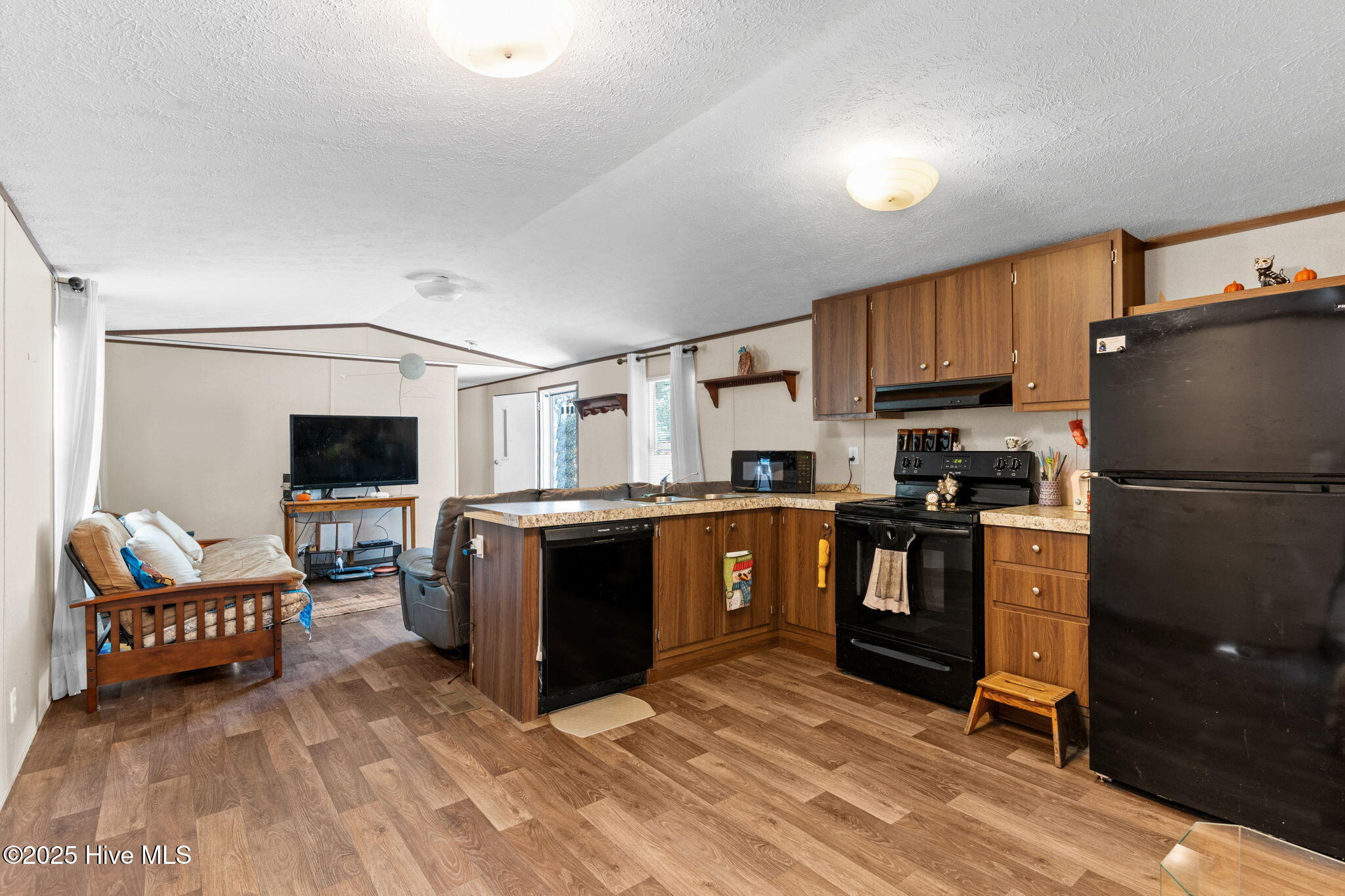 100537809 | Photo 28