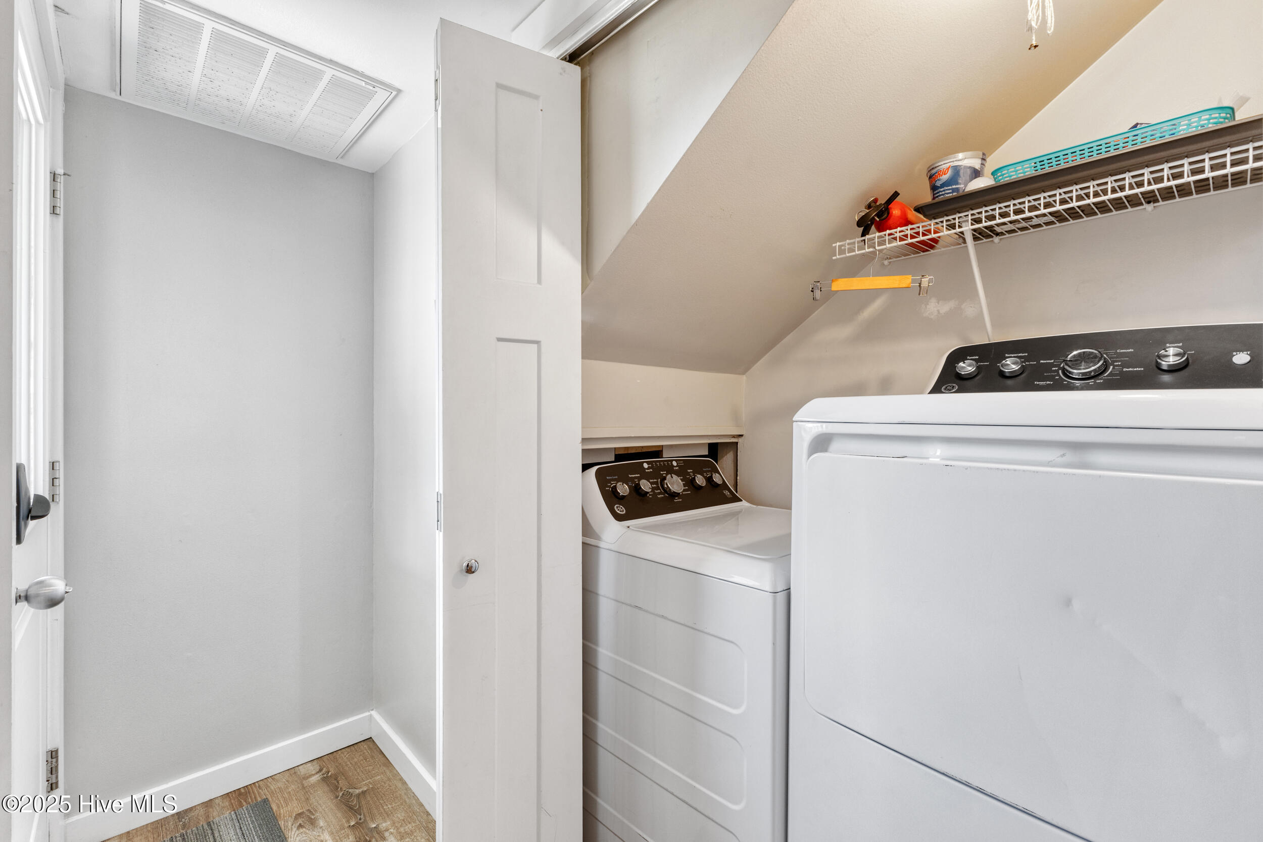 100532541 | Photo 42