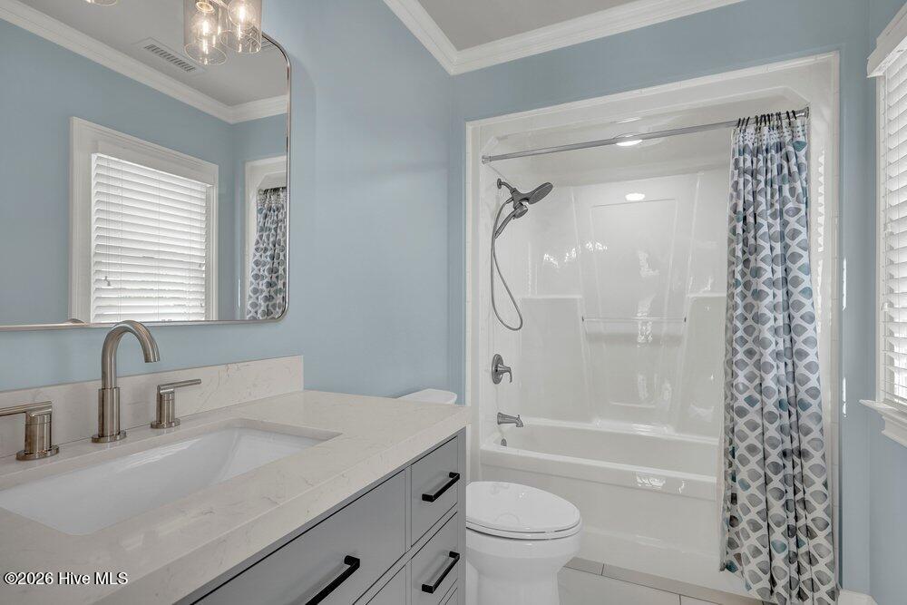 100563942 | Photo 41