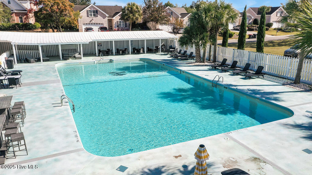 100541437 | Photo 63