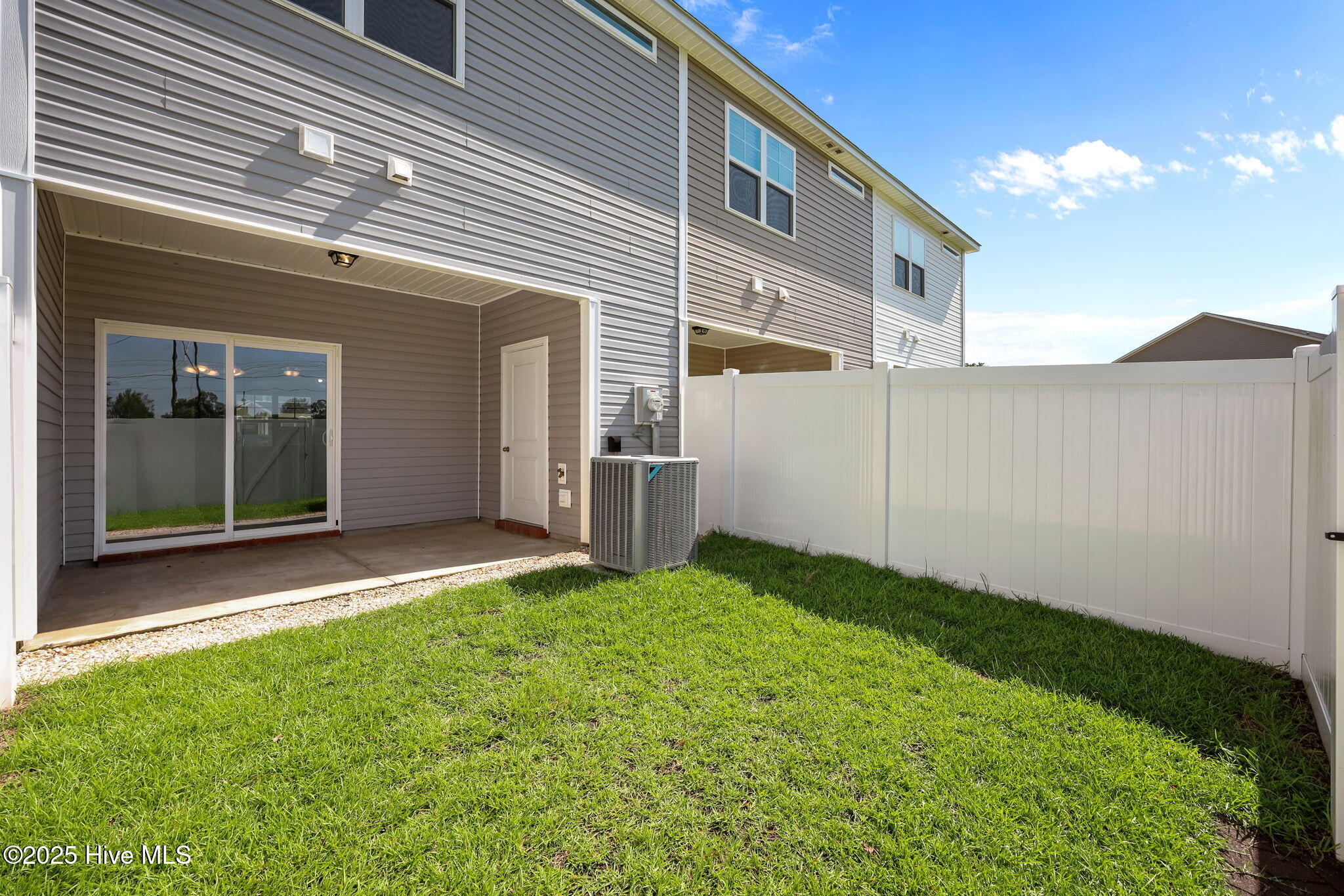 100521503 | Photo 34