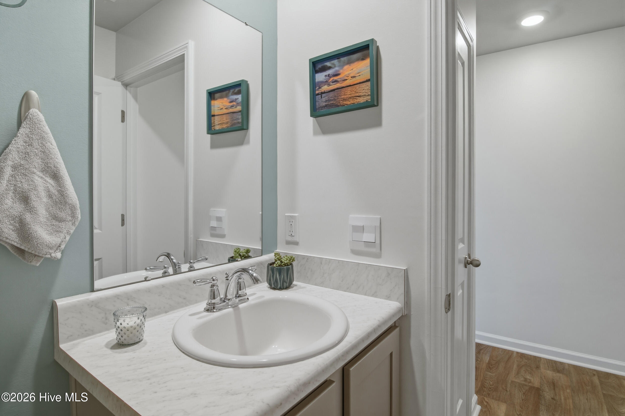 100555979 | Photo 42