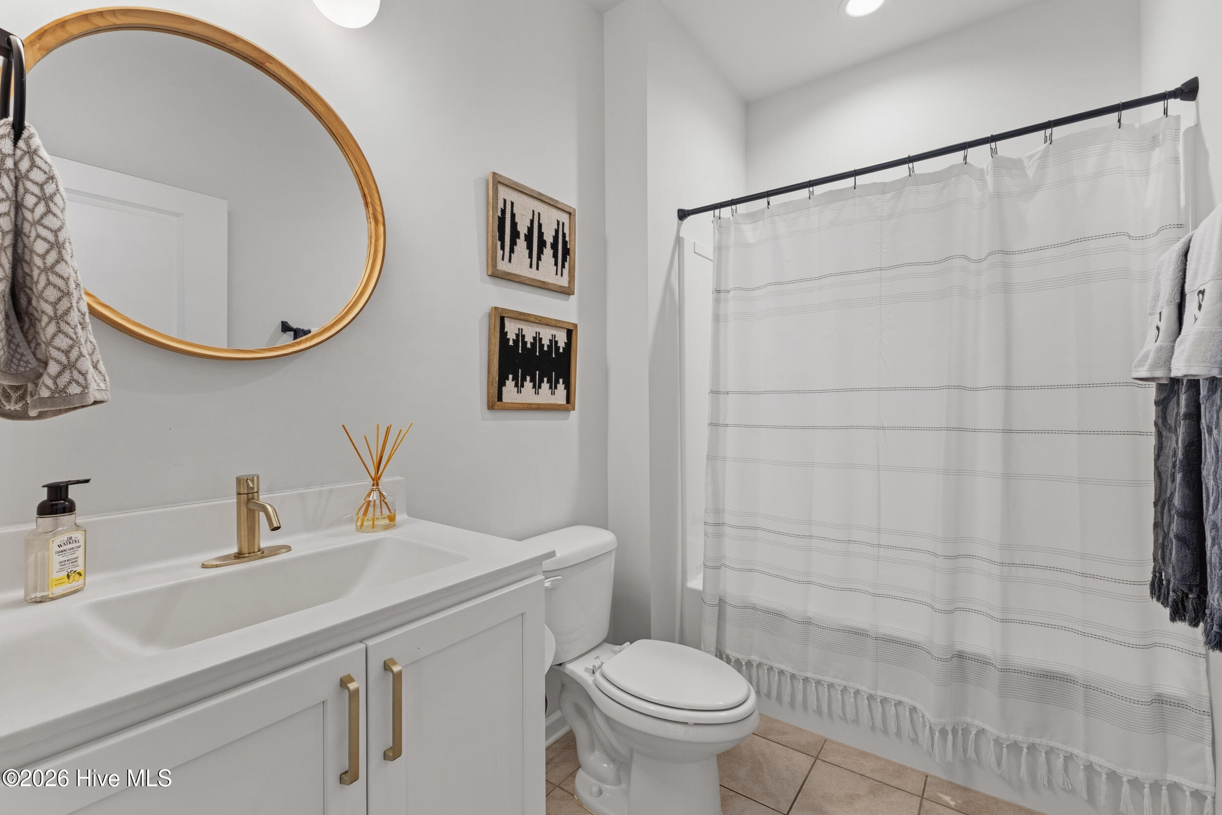 100557196 | Photo 21