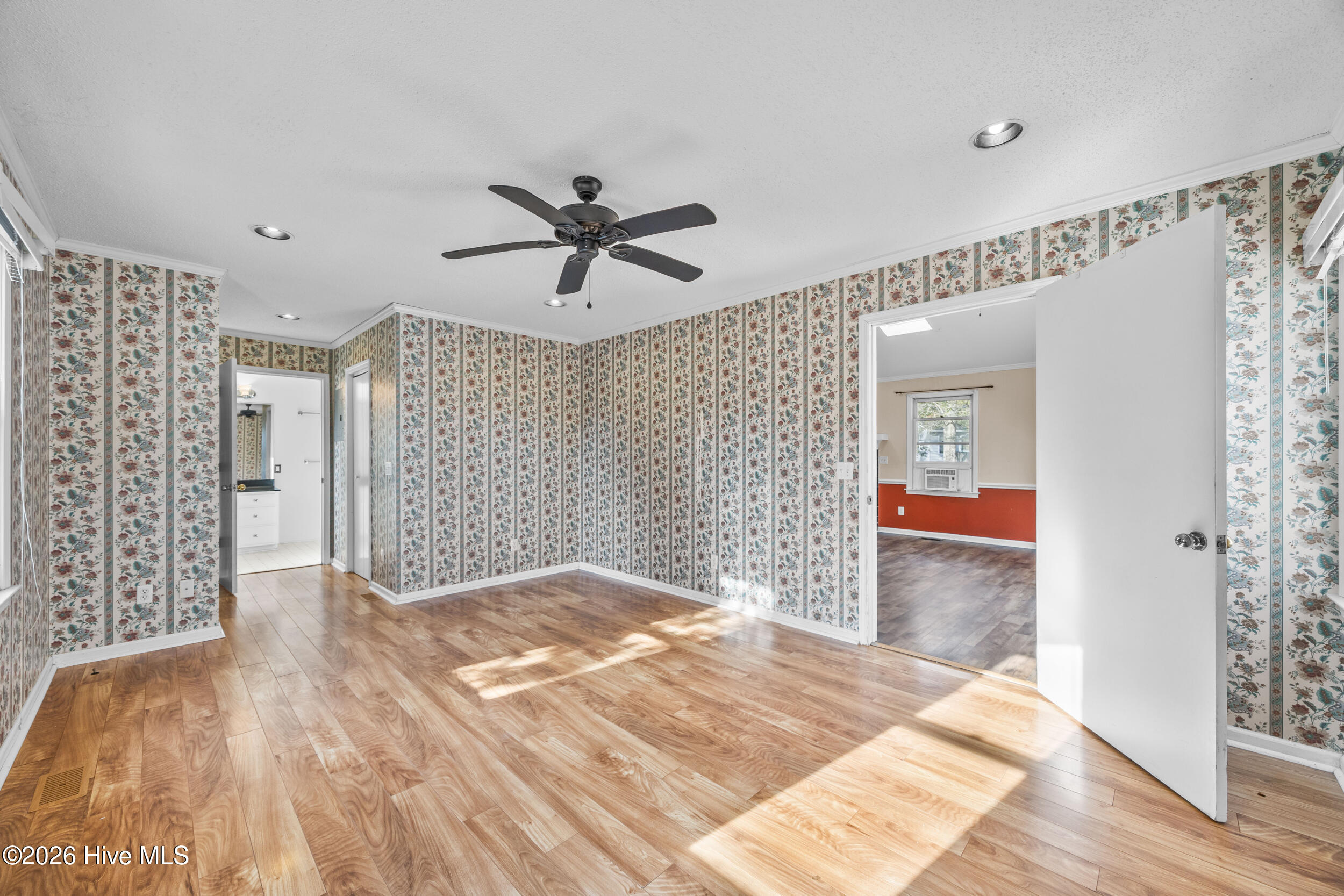 100546572 | Photo 26