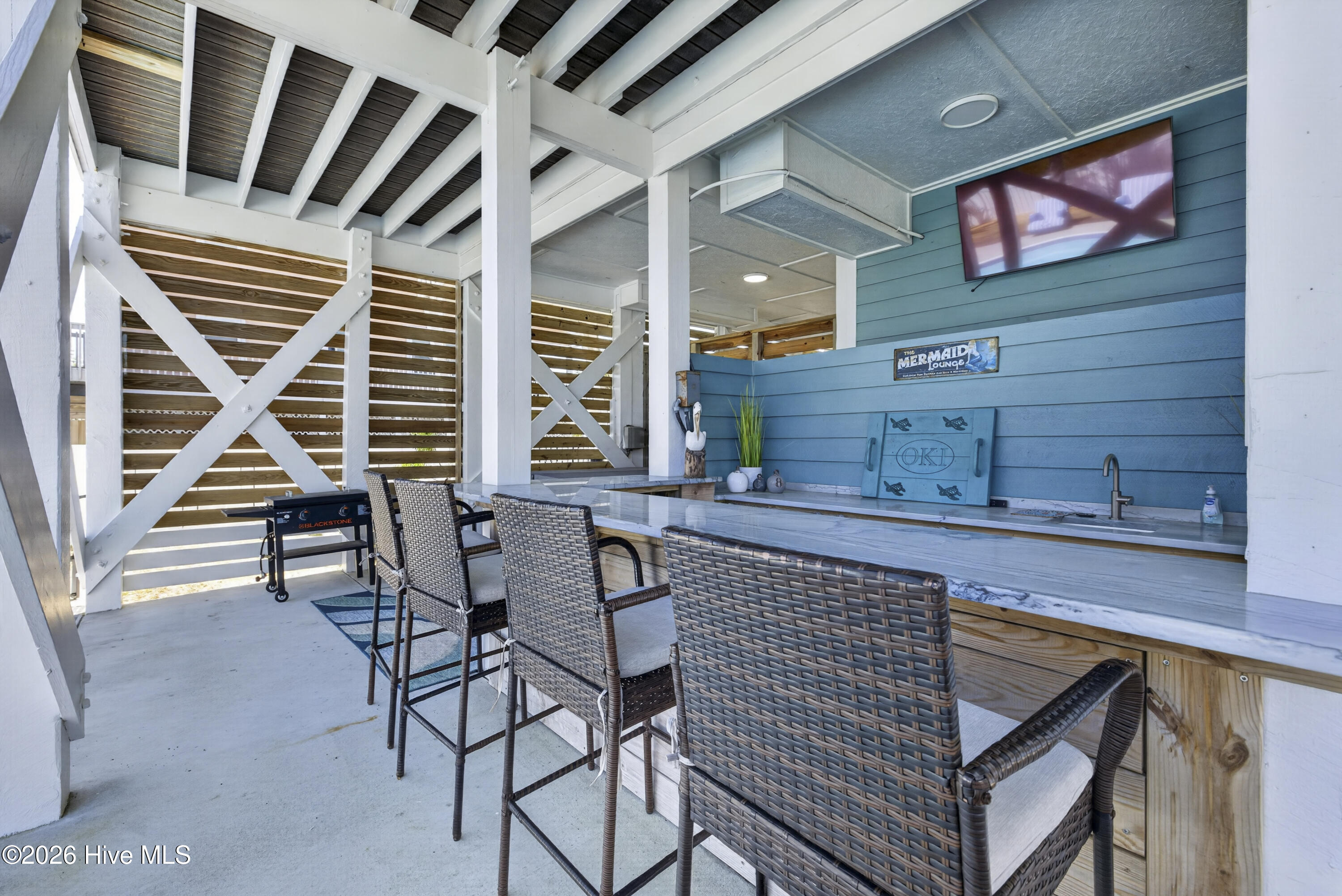 100568247 | Photo 54