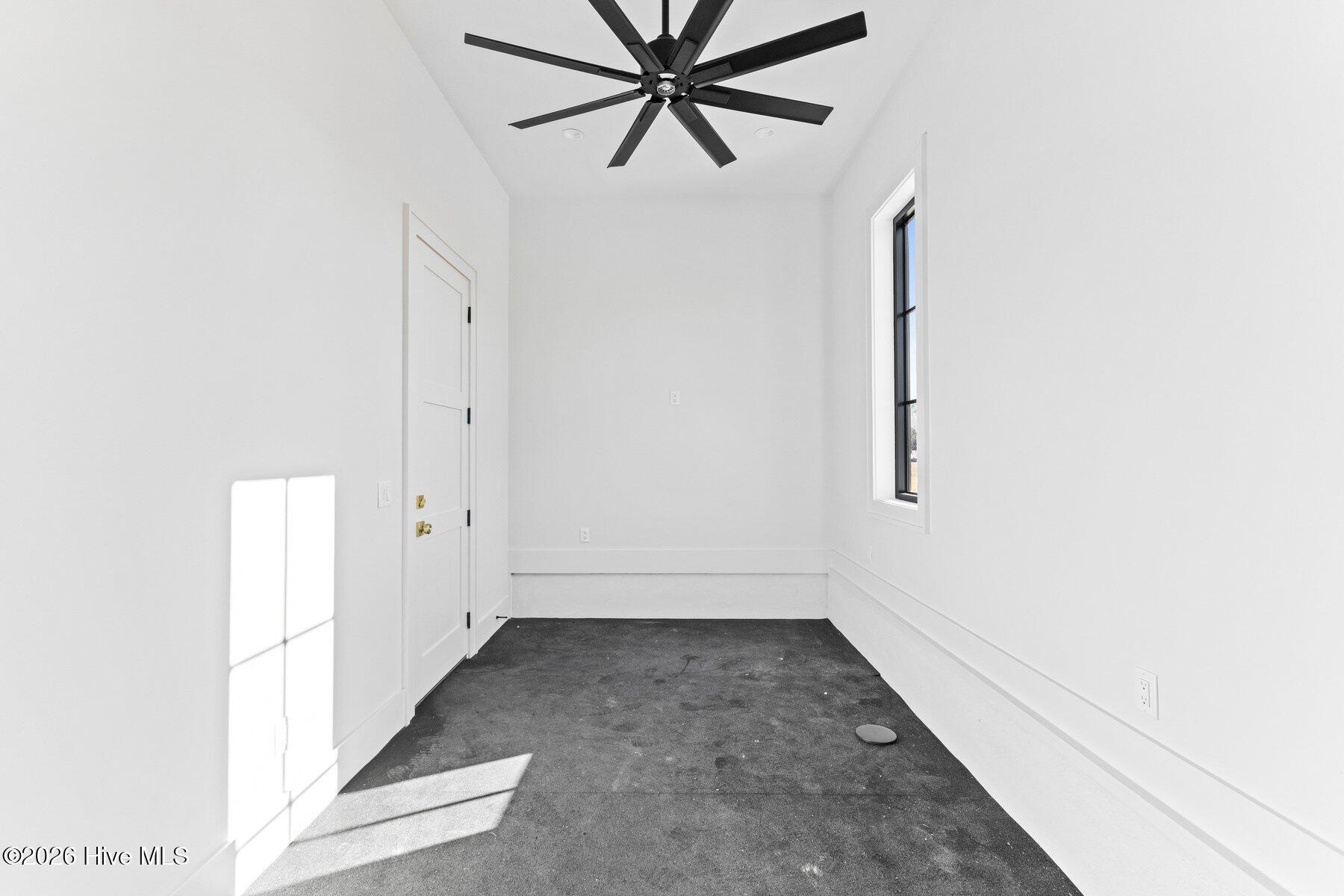 100529848 | Photo 40