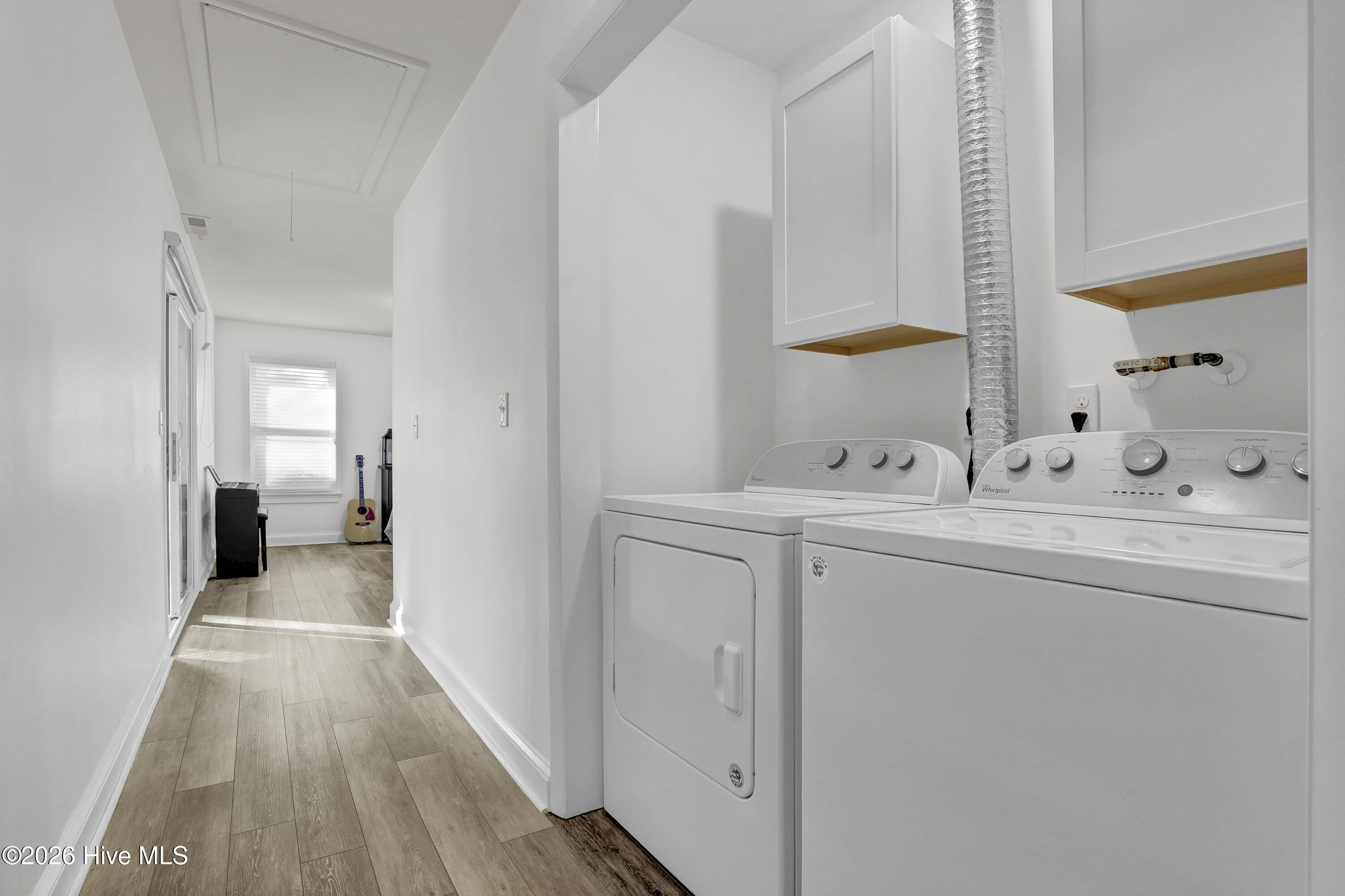 100549280 | Photo 24