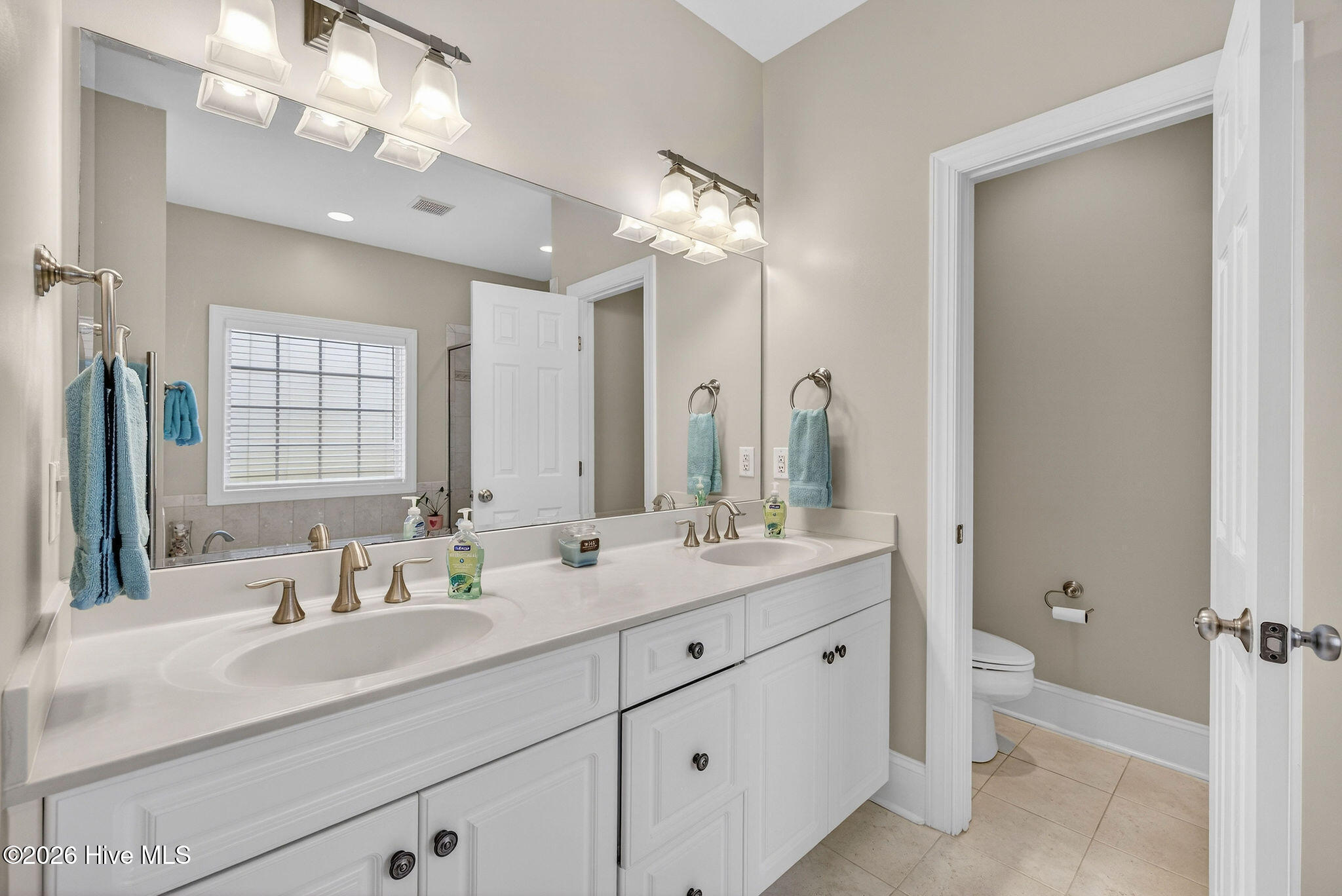 100557574 | Photo 29