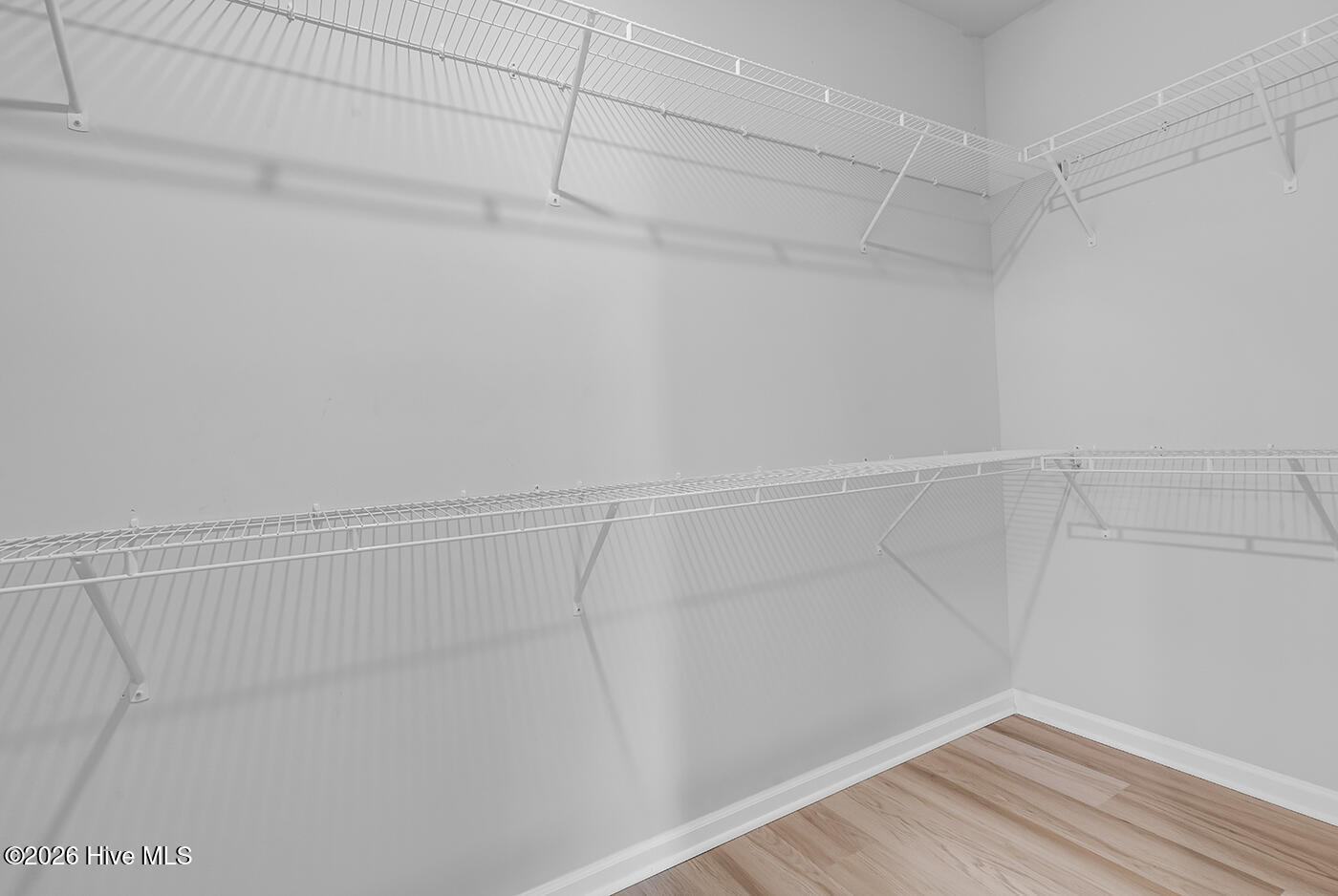 100560005 | Photo 33