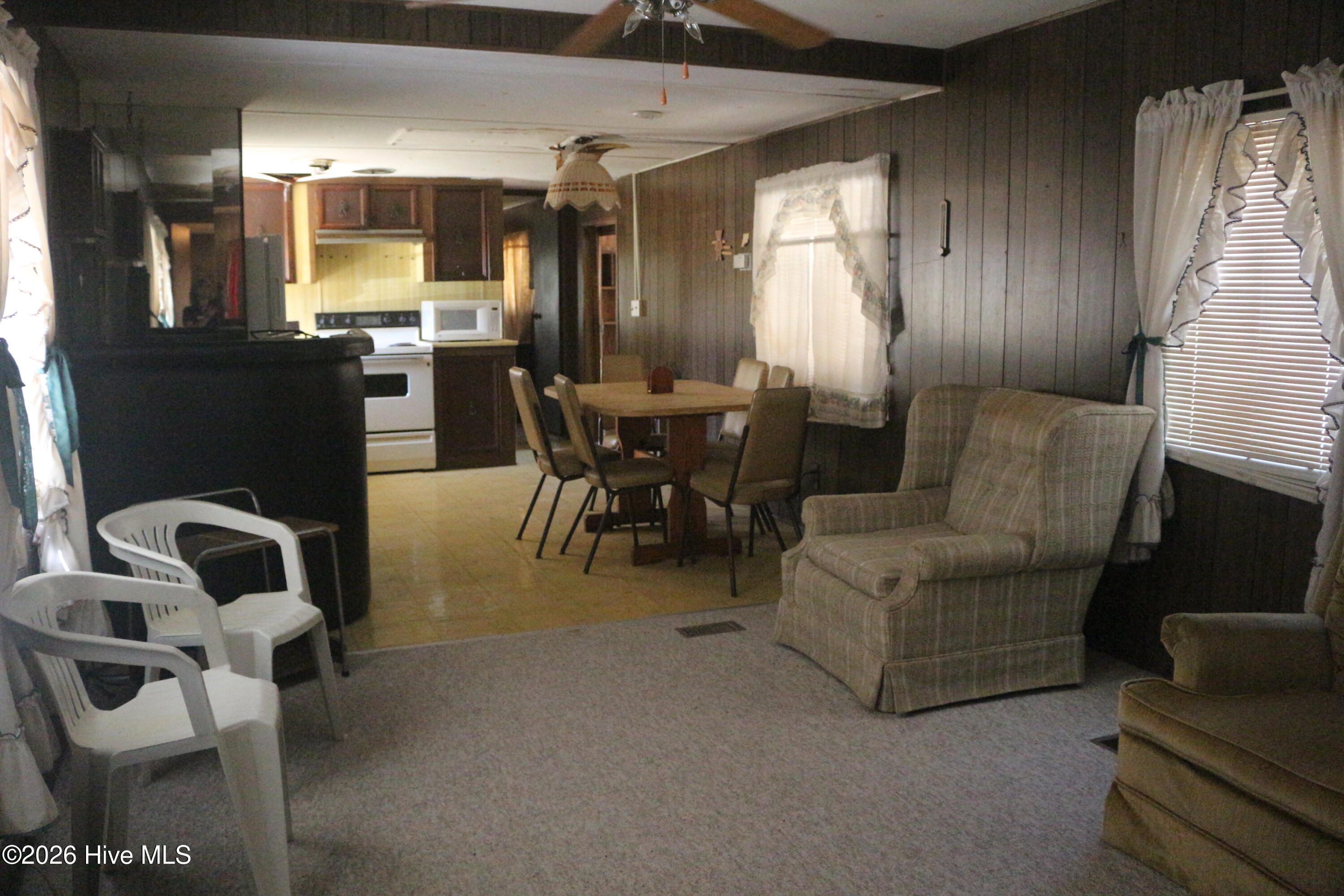 100565250 | Photo 13