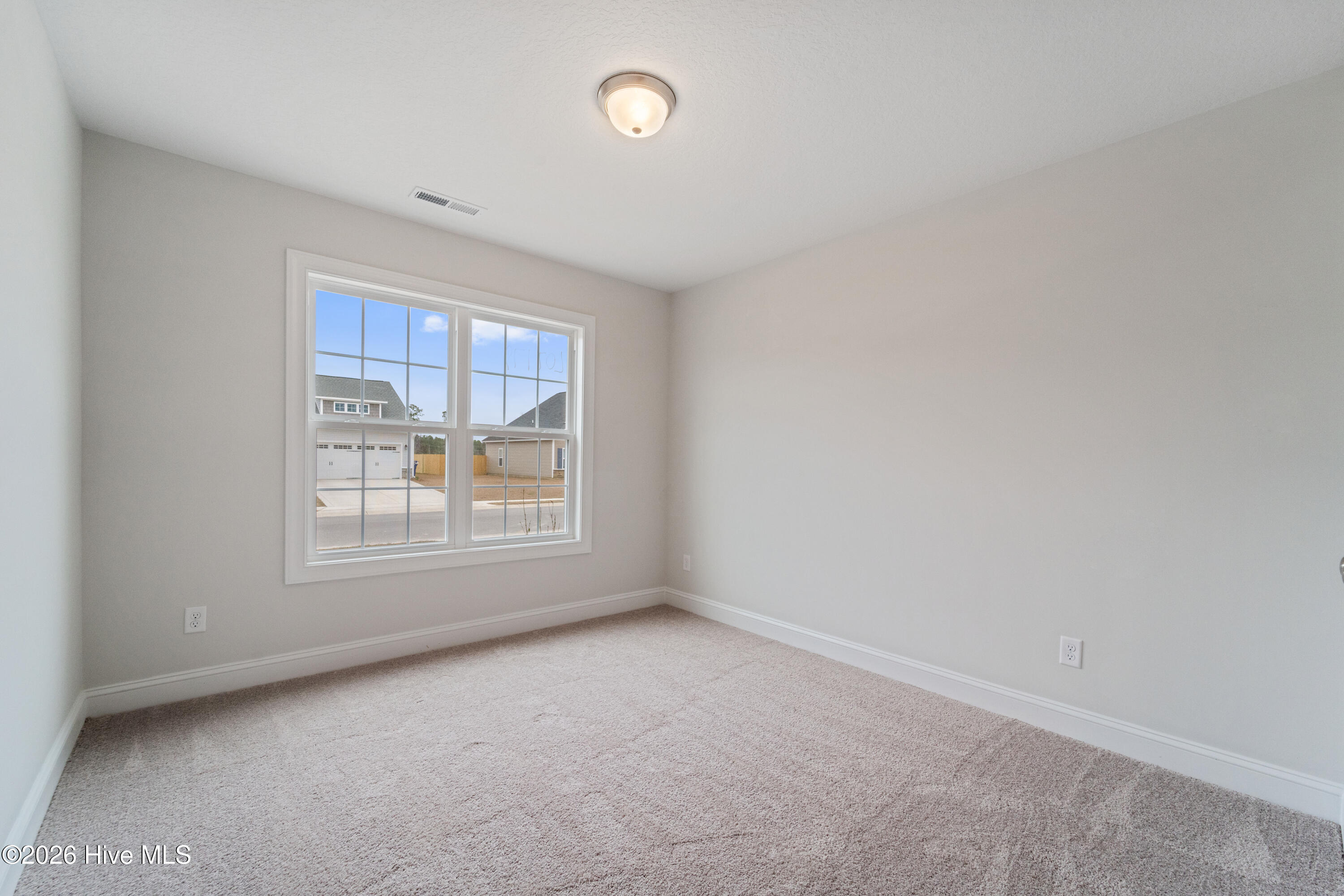 100523680 | Photo 22