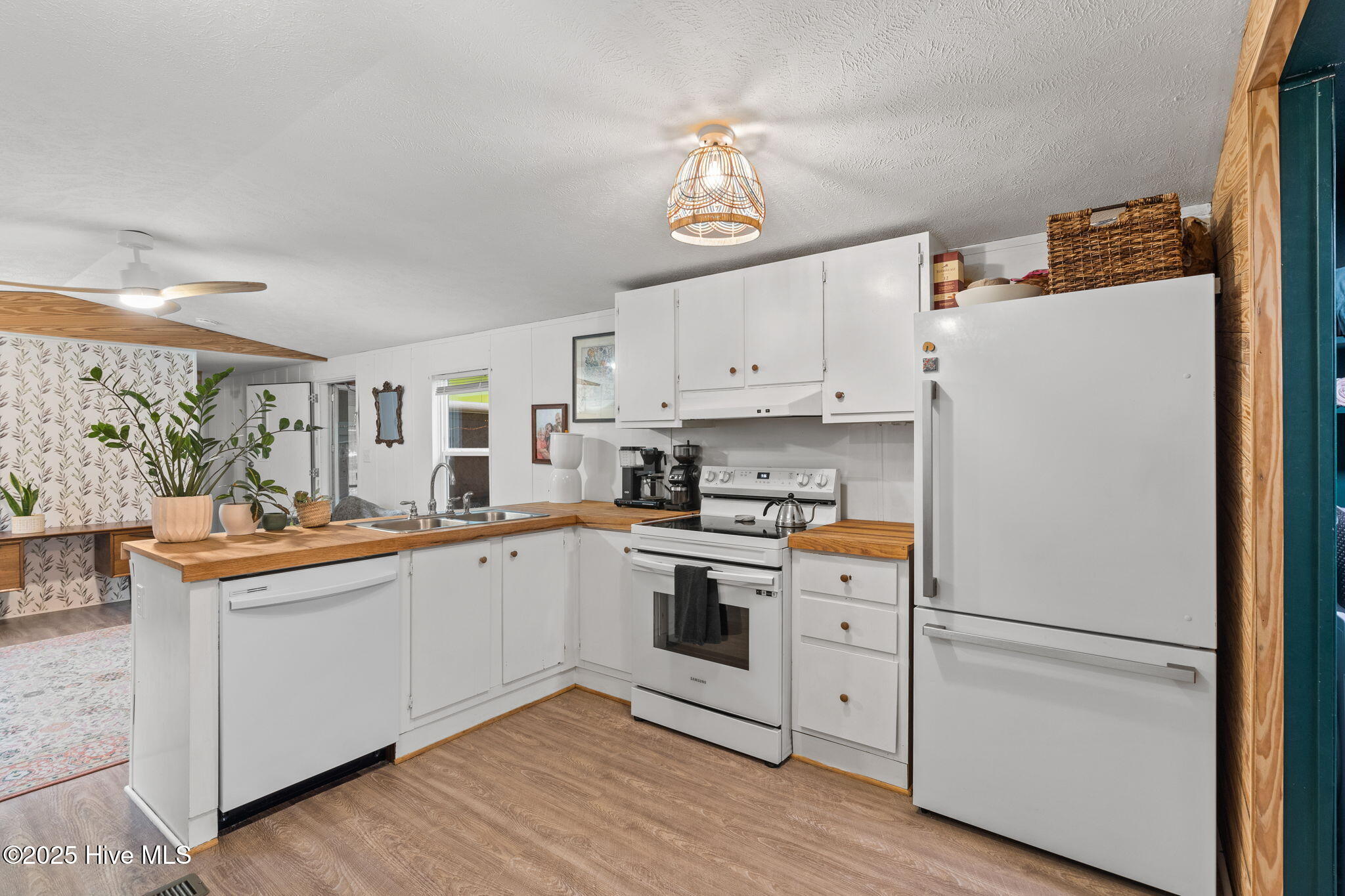 100544596 | Photo 11