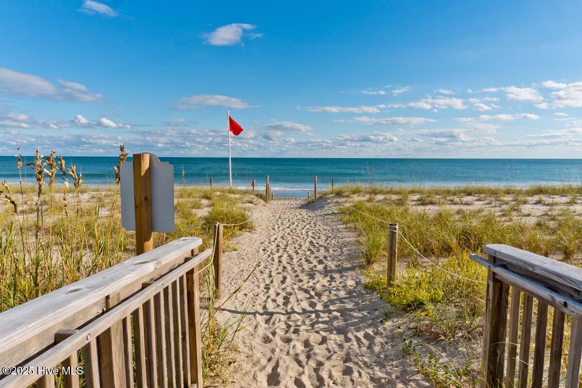 100510810 | Photo 10