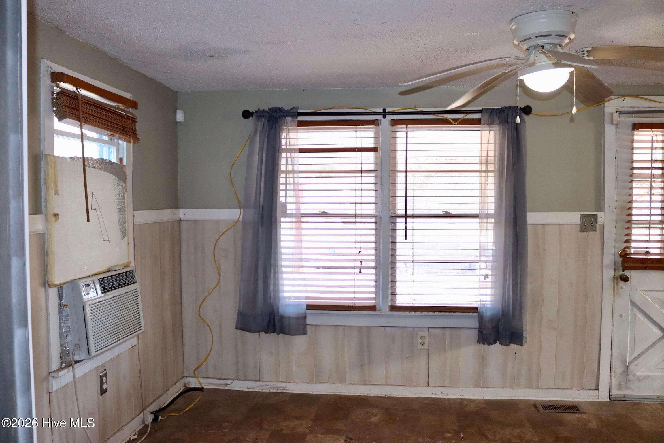 100547933 | Photo 21