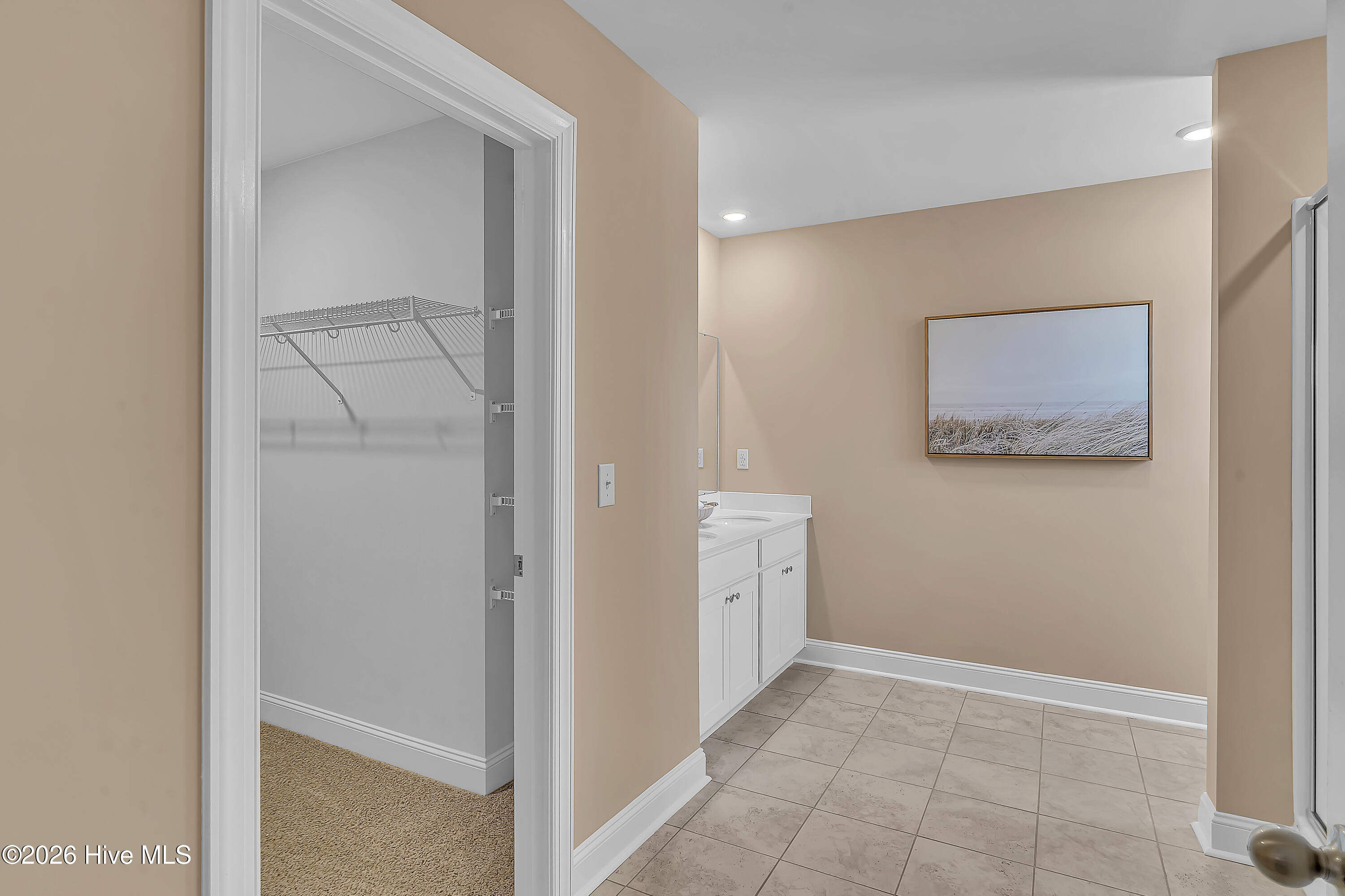 100566299 | Photo 22