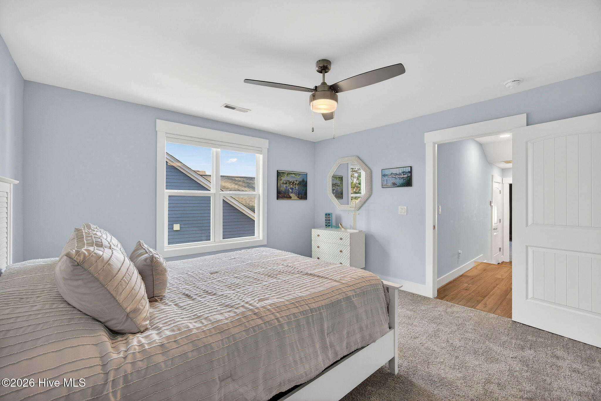 100554107 | Photo 40