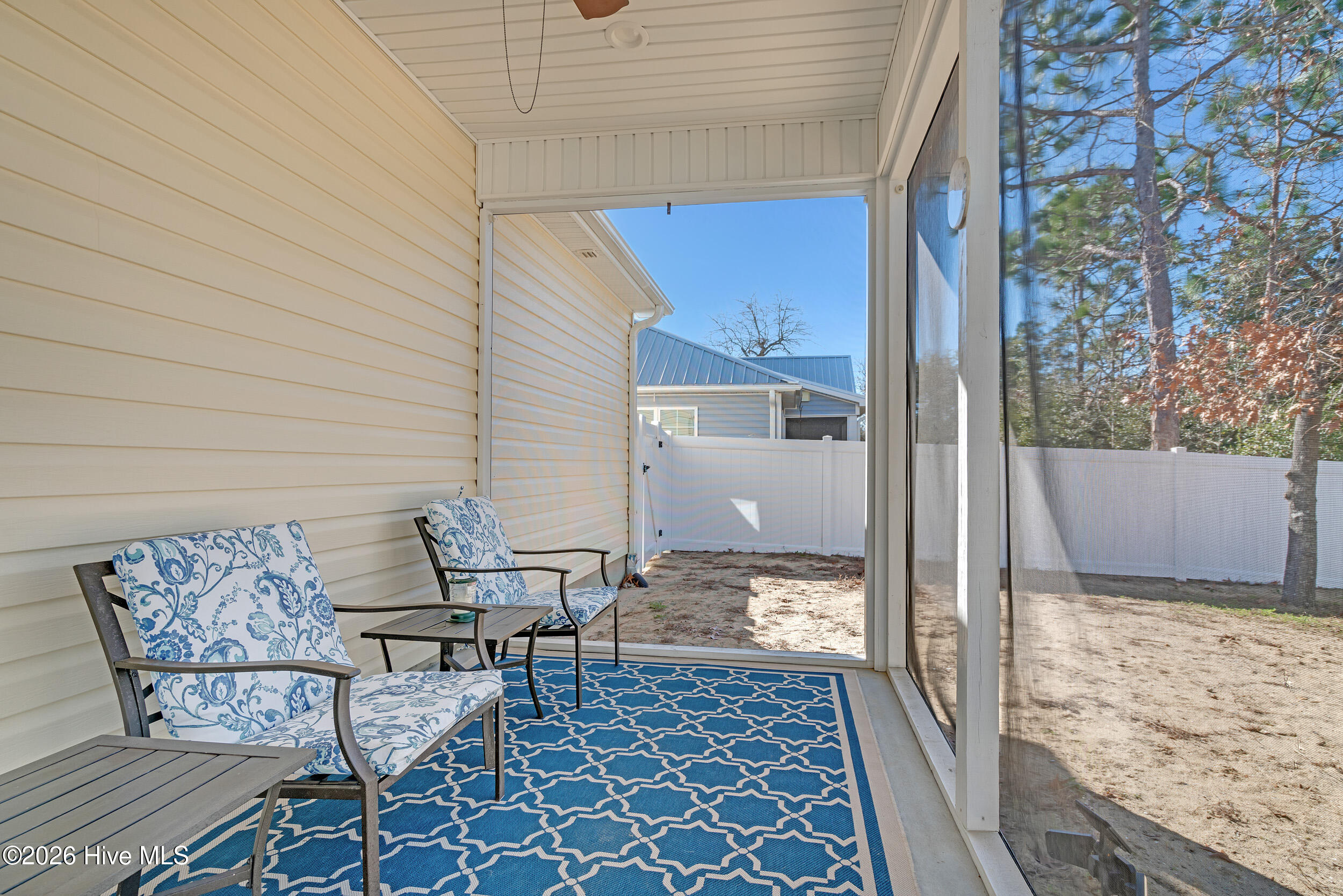 100549984 | Photo 30