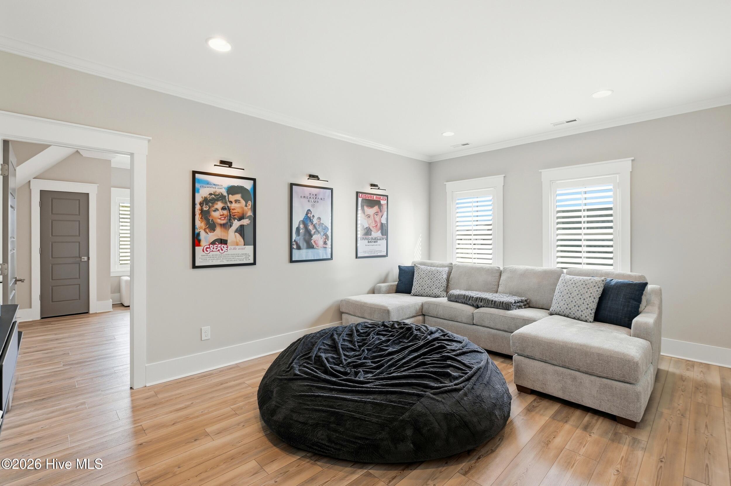 100555199 | Photo 30