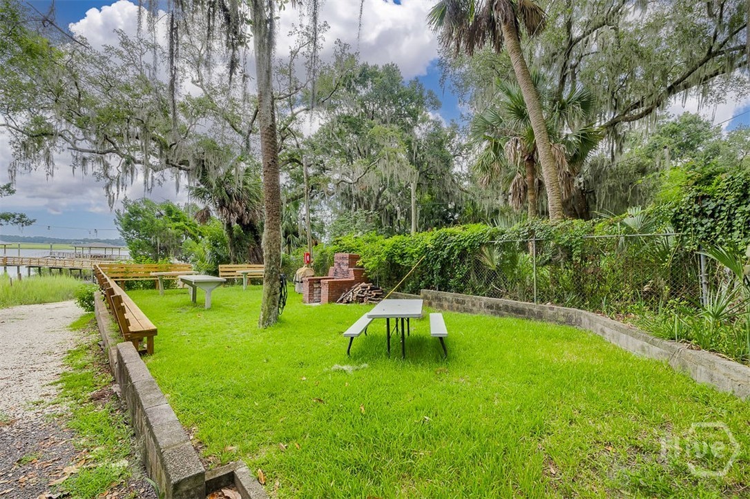 Dock picnic area