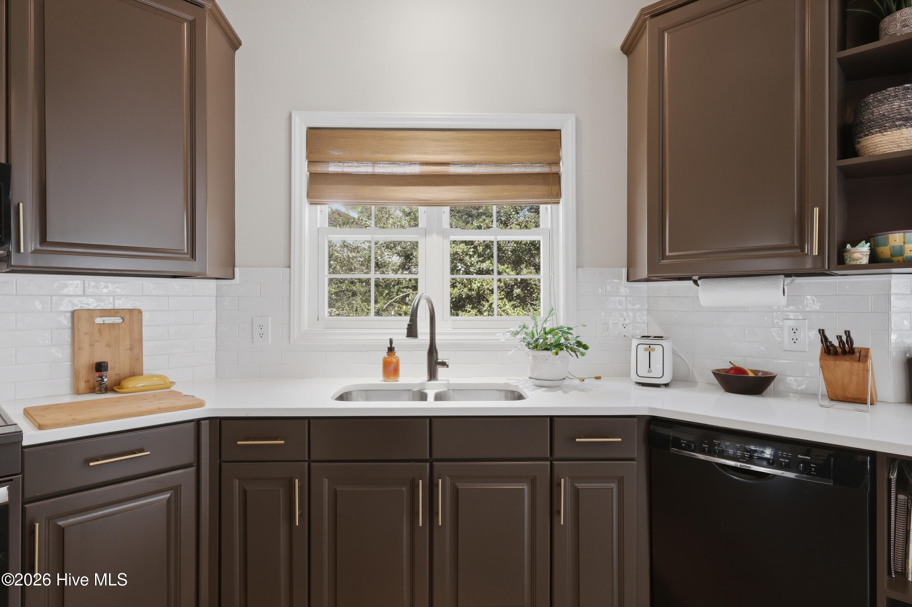 100561627 | Photo 34