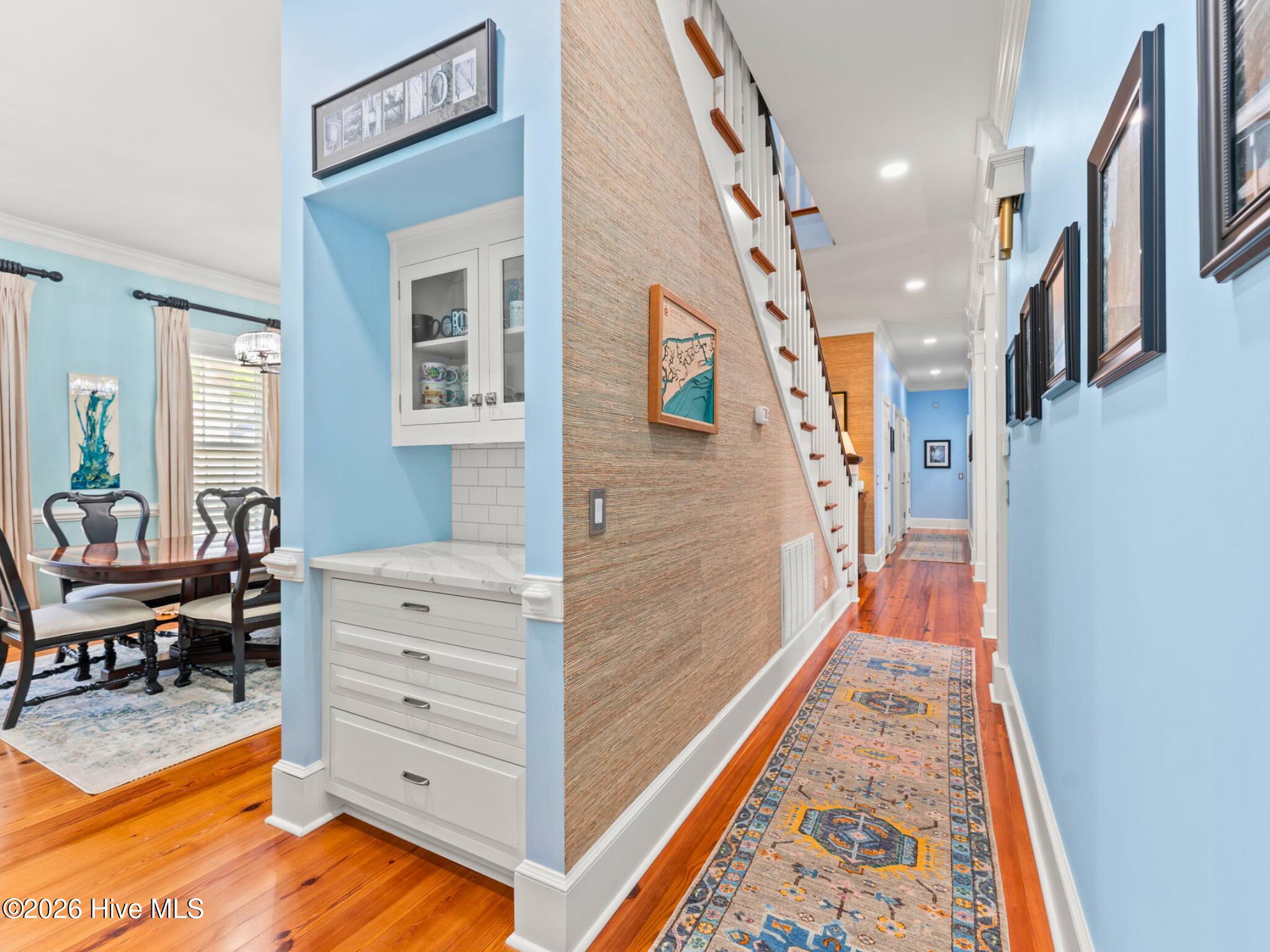 100568629 | Photo 26