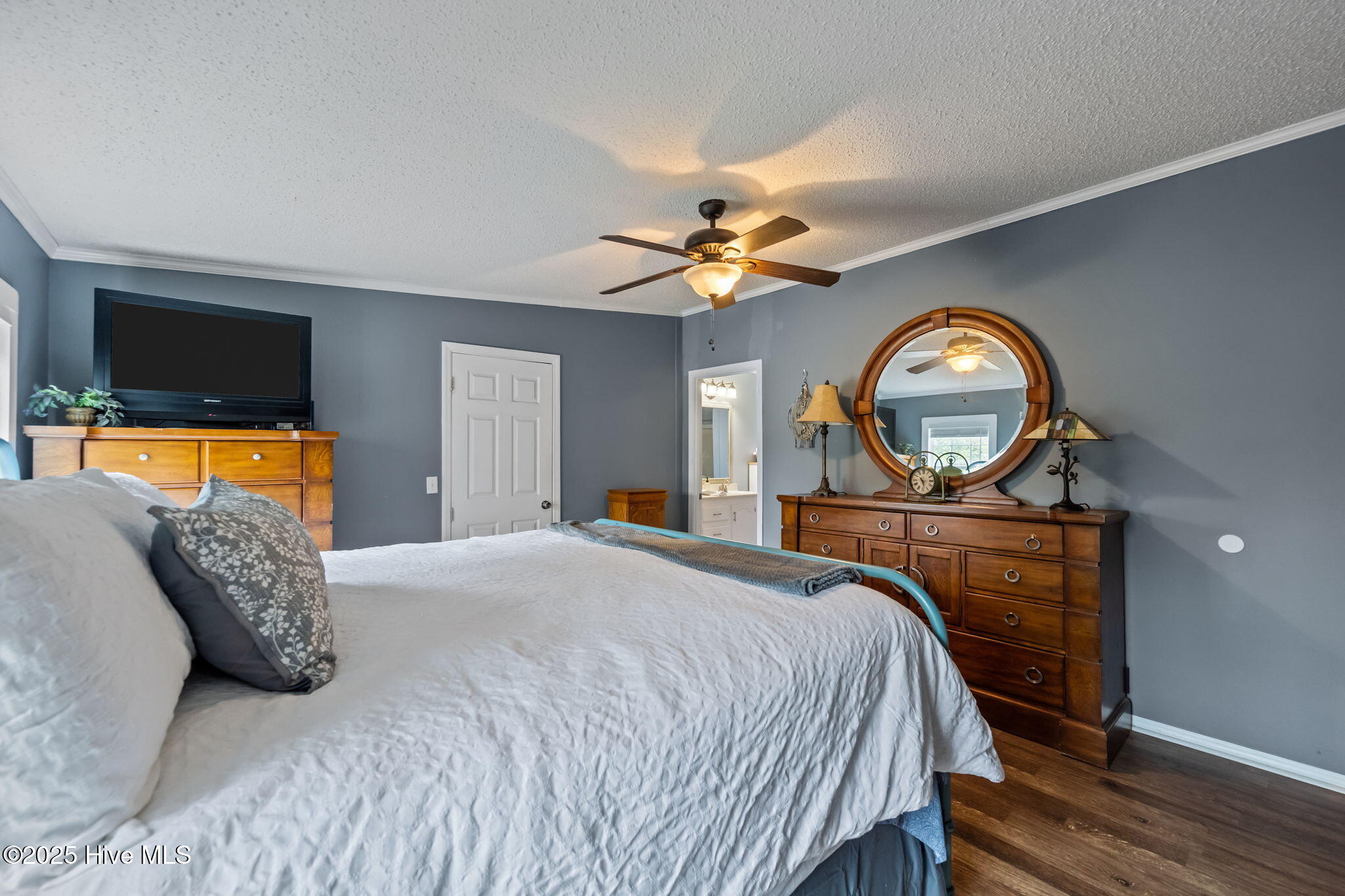 100537137 | Photo 30