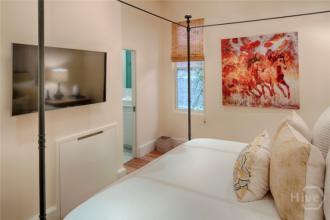 232 E Broughton Street, Savannah, GA, 31401