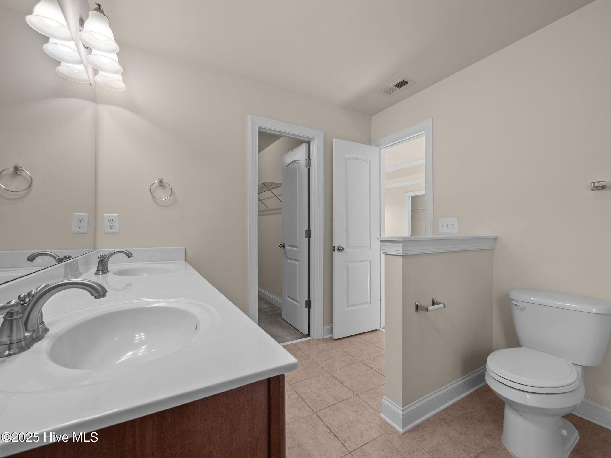 100545403 | Photo 33