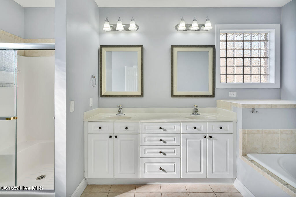 100531684 | Photo 17