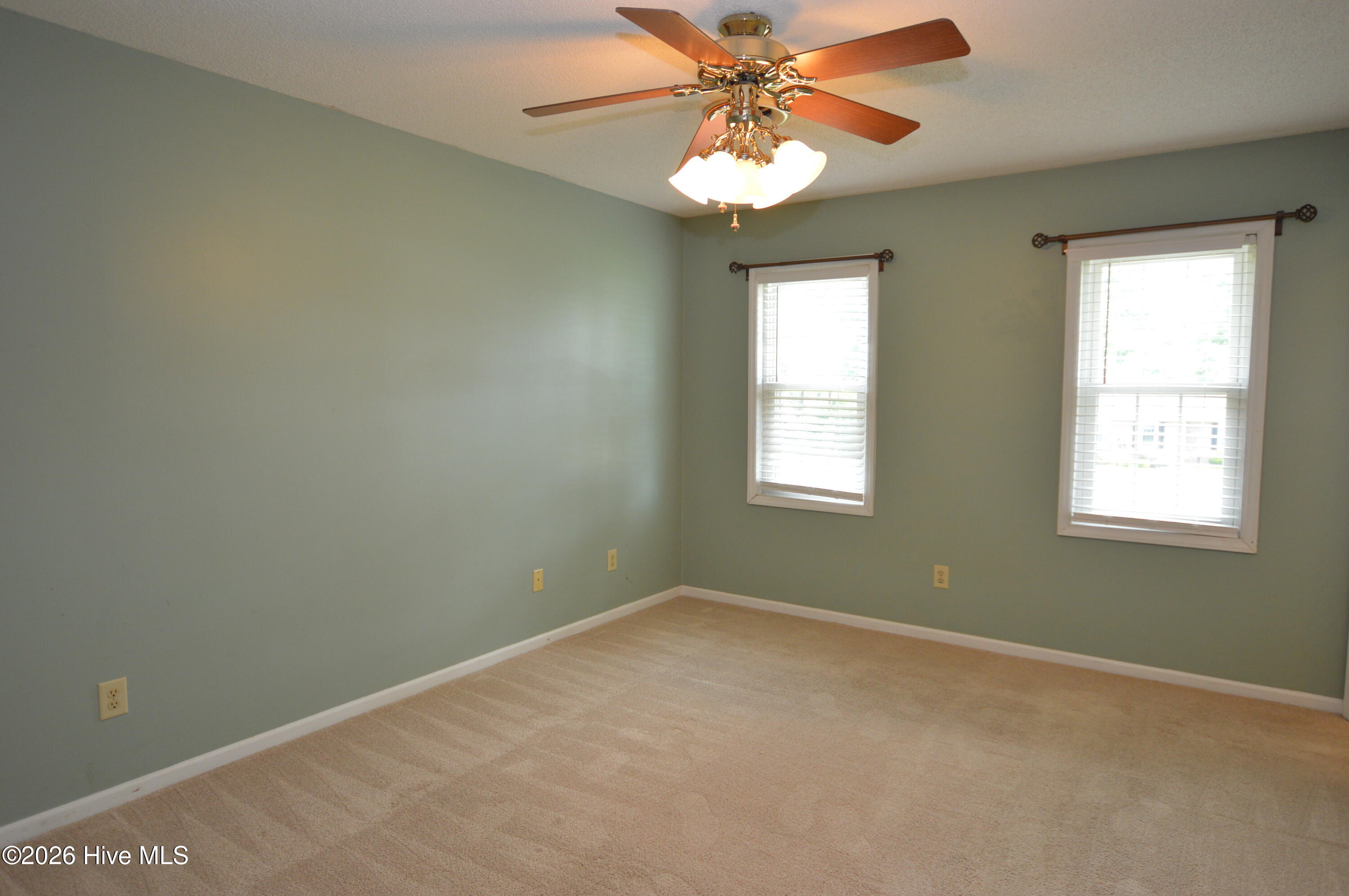 100547848 | Photo 12