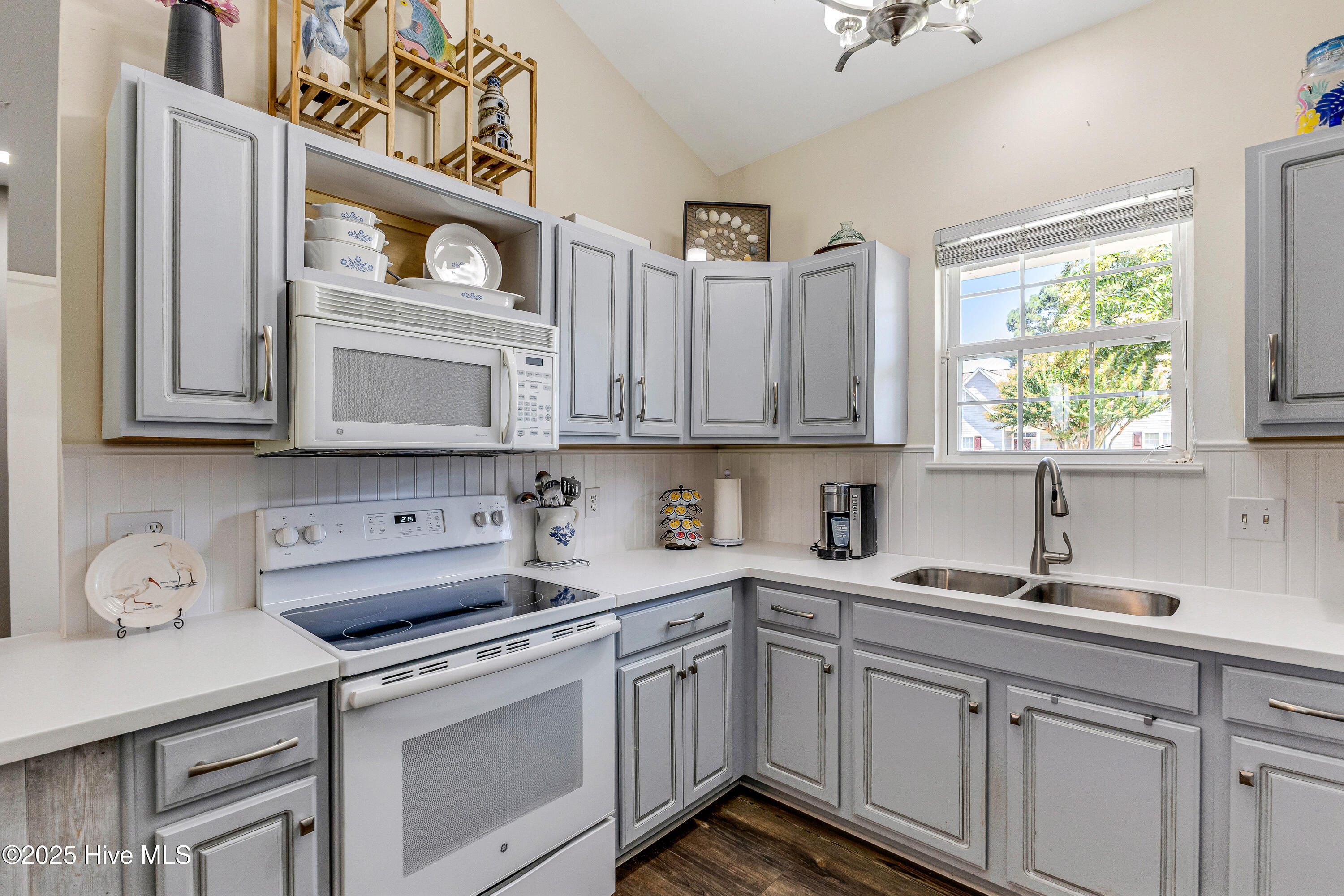 100525236 | Photo 19