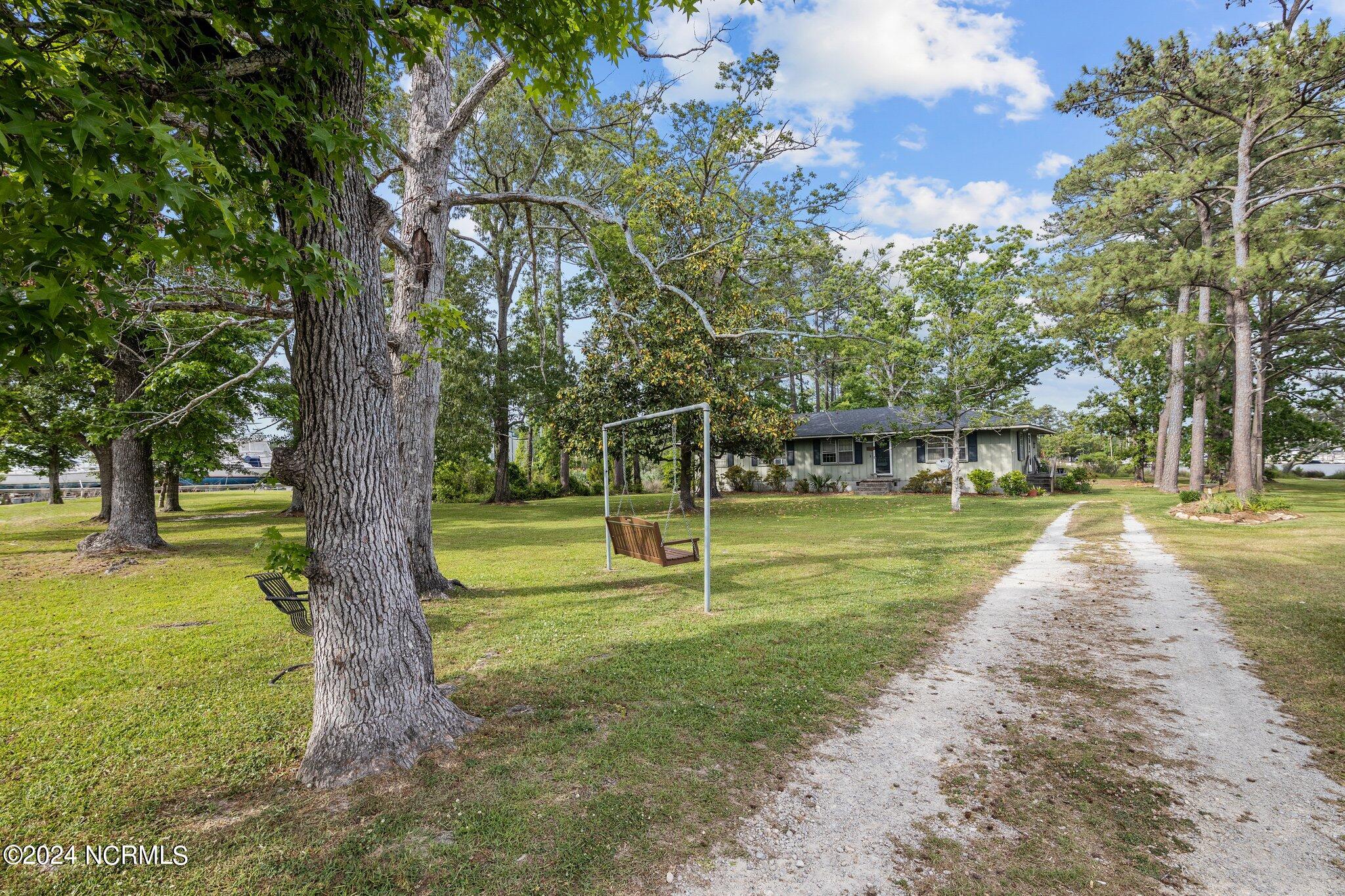 1210 Neuse Drive, Oriental, NC, 28571