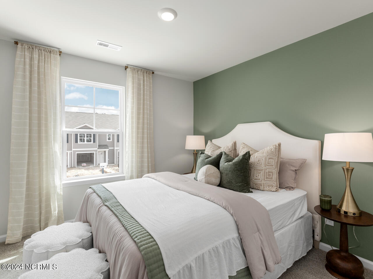 100568243 | Photo 31