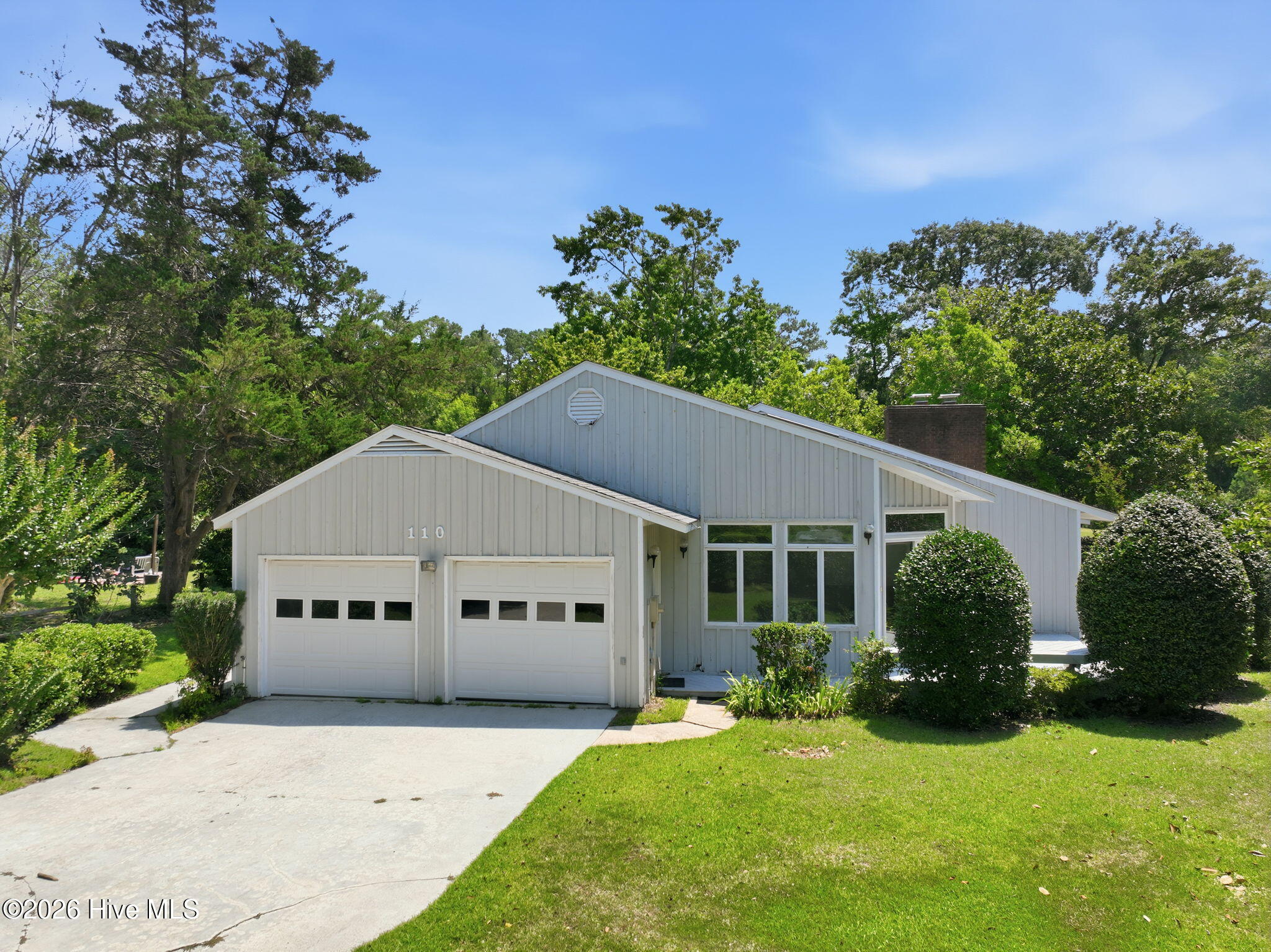 Photo 3 of Single family home for sale at 110 Beechwood Dr, Morehead City, NC 28557 | MLS# 100604818 | Listing updated on 2026-09-19