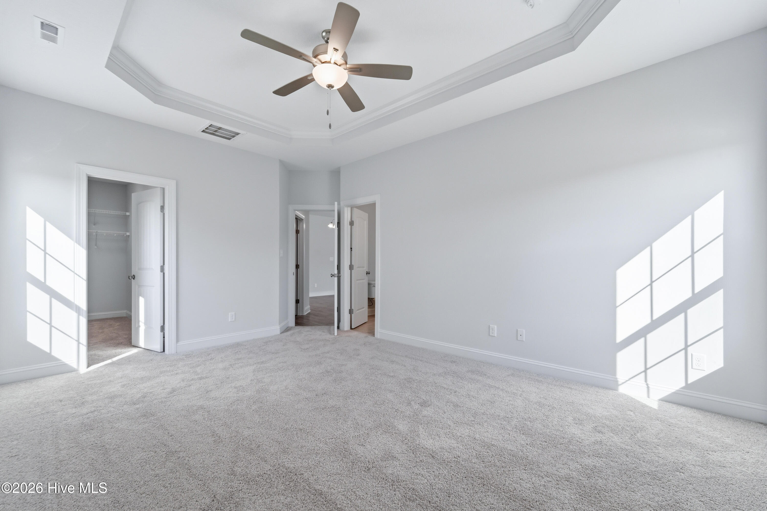 100530742 | Photo 18