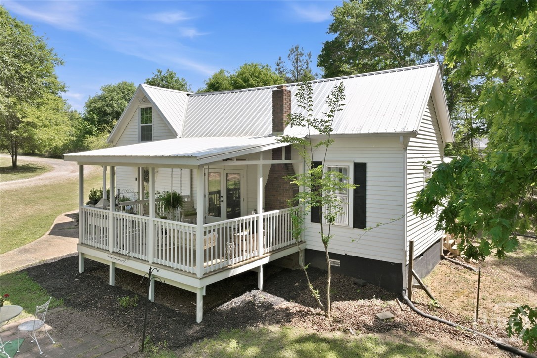 Side view/ metal roof