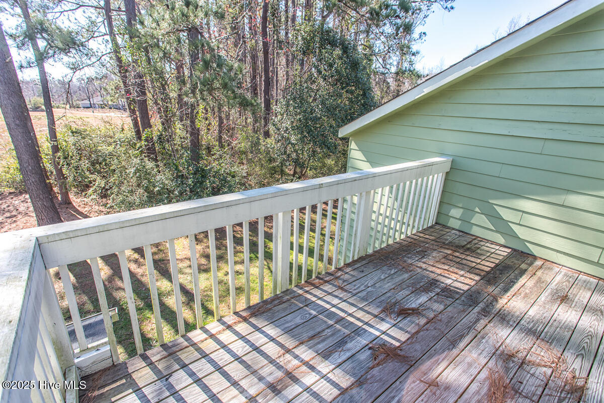 100530342 | Photo 15