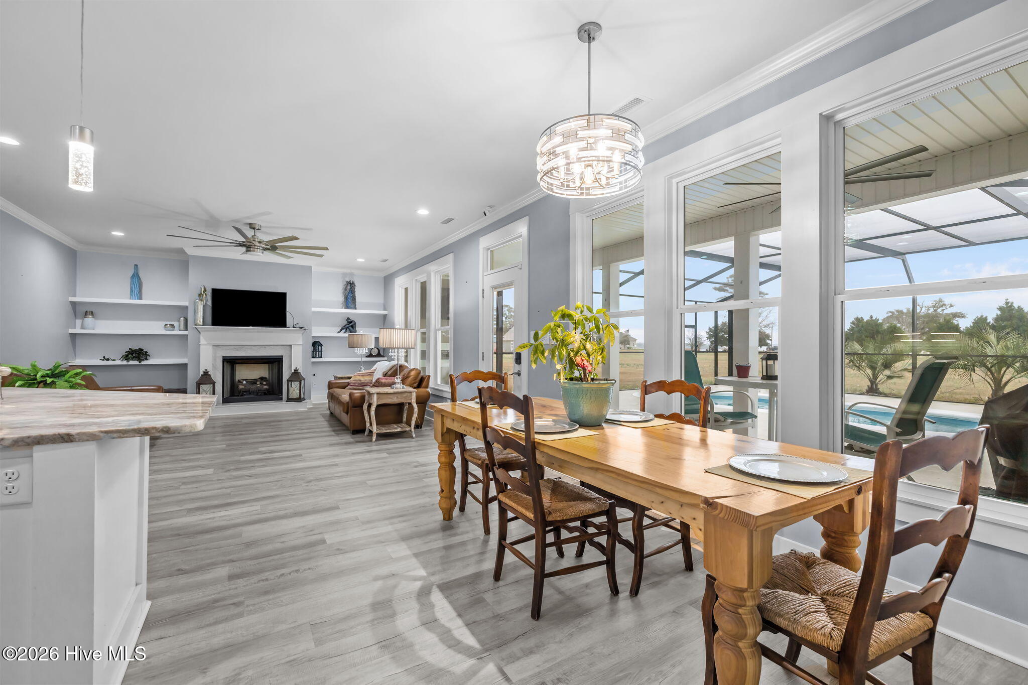 100549021 | Photo 21